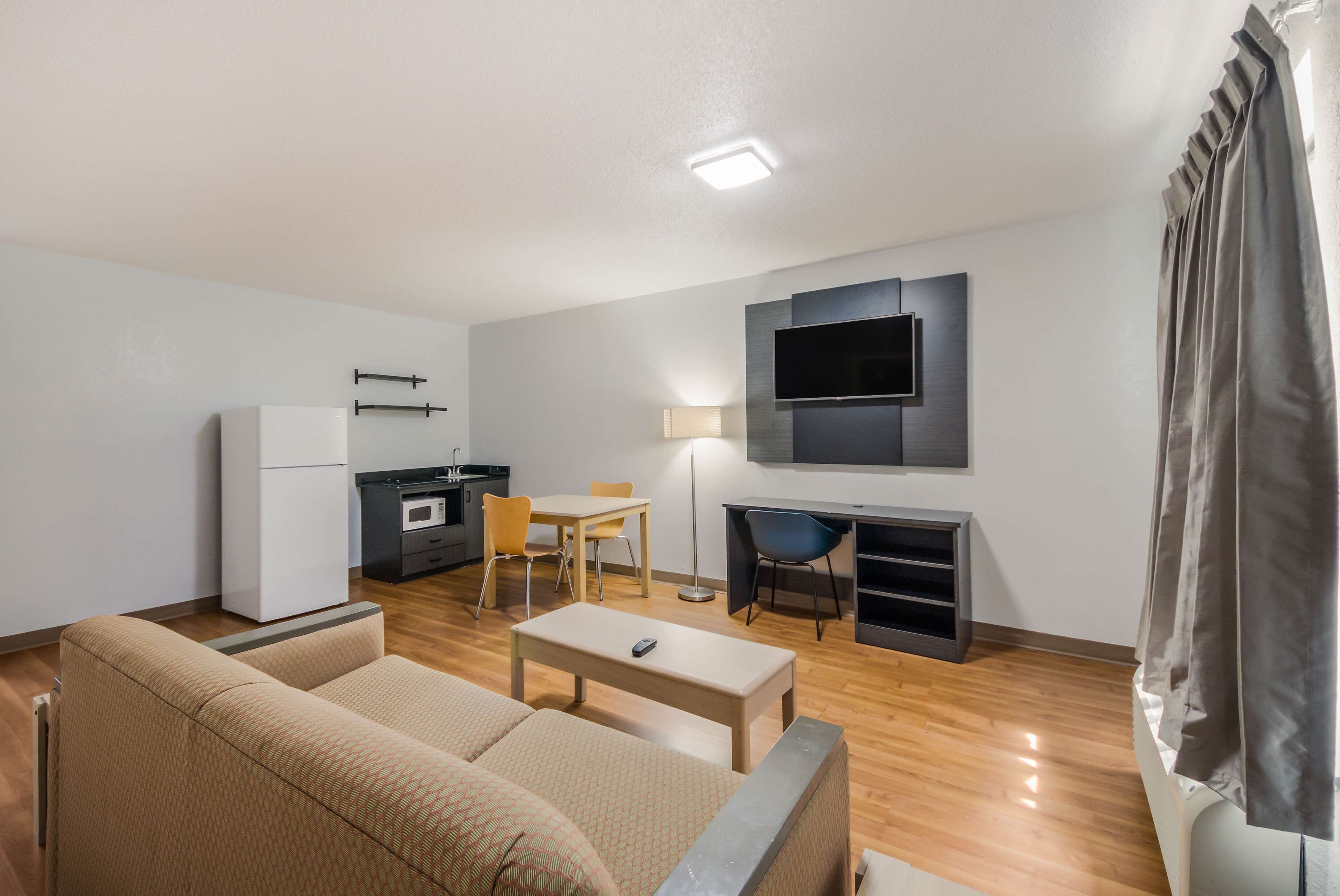 Studio 6 Laredo, Tx – North I-35