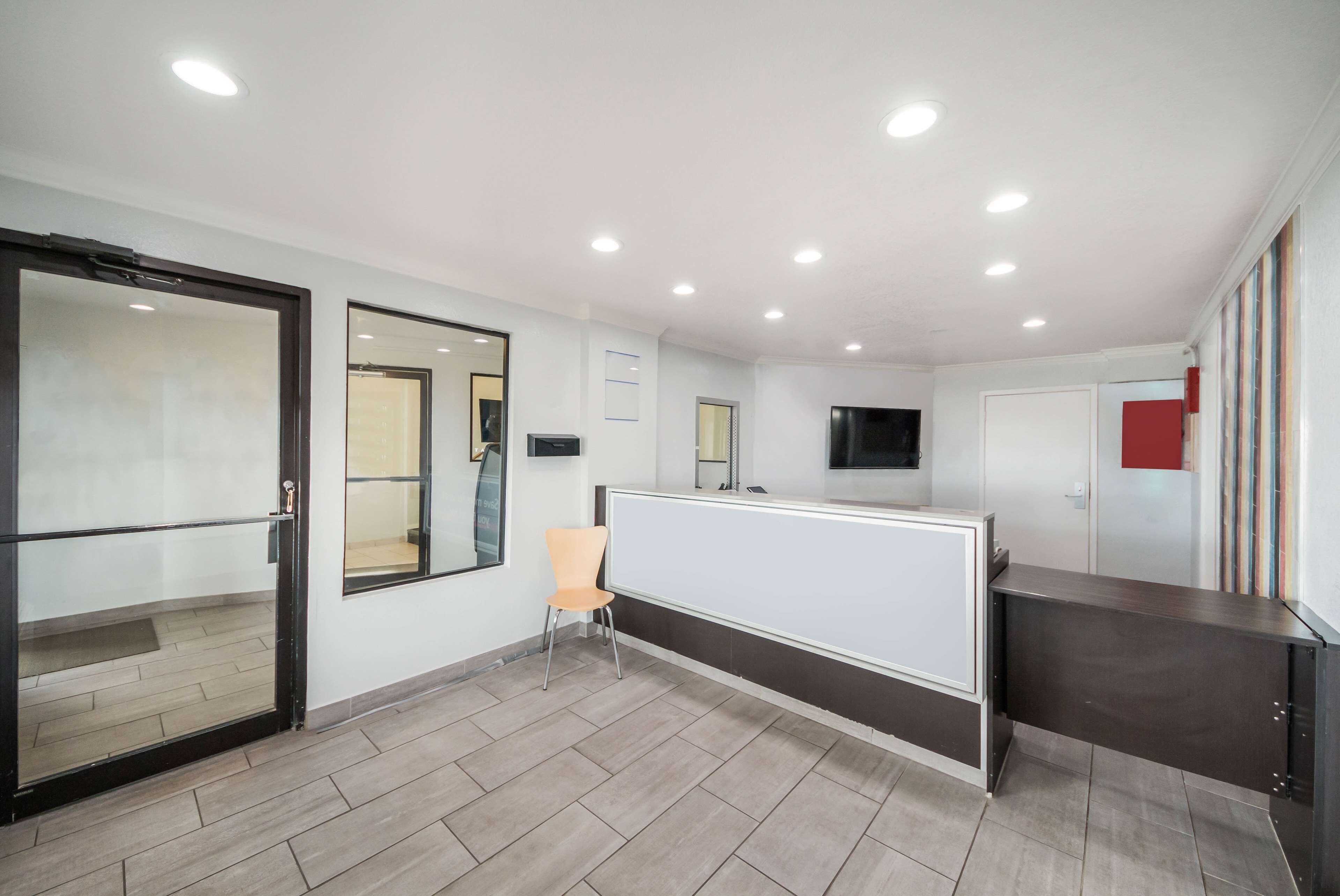 Studio 6 Laredo, Tx – North I-35
