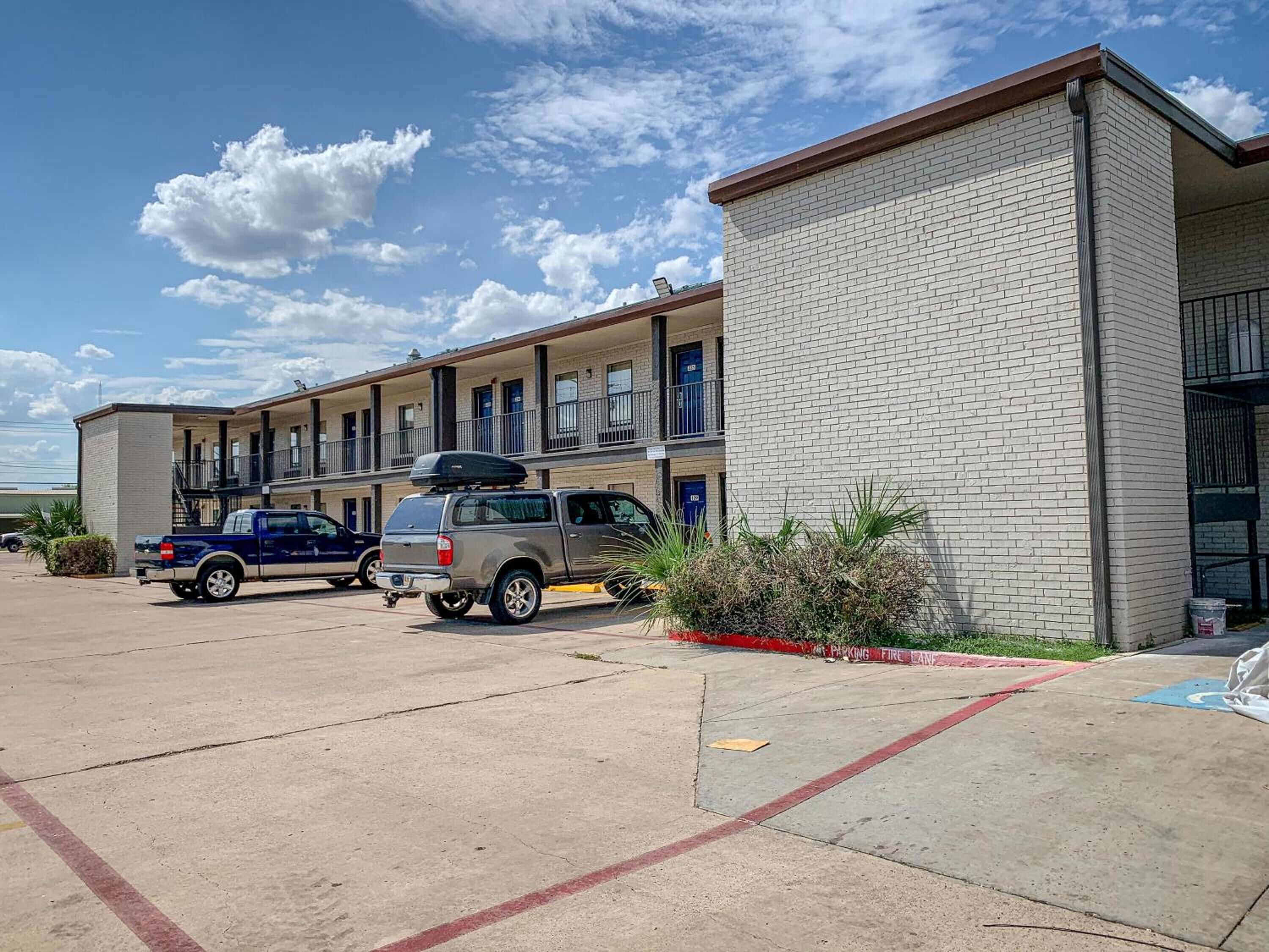 Studio 6 Laredo, Tx – North I-35