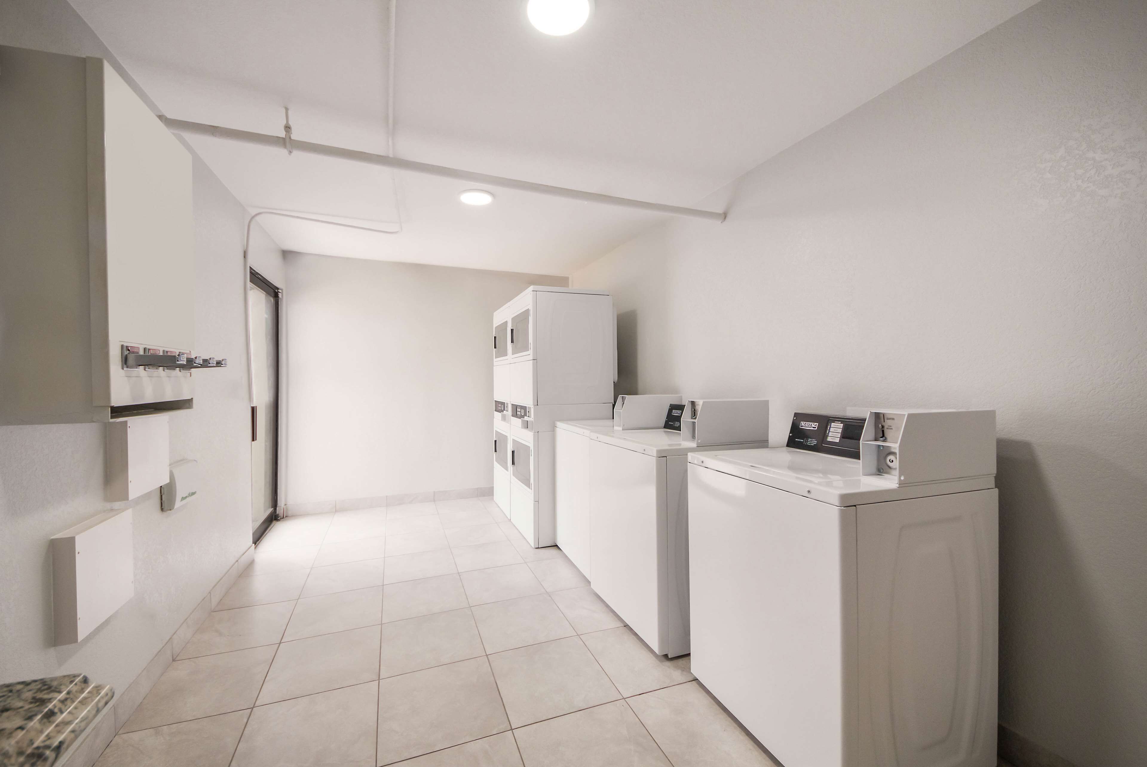 Studio 6 Laredo, Tx – North I-35