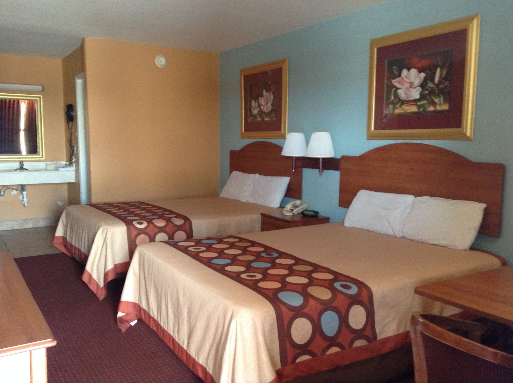 Sky Palace Inn & Suites By Jasper Laredo
