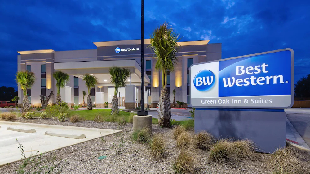 Best Western Green Oaks Inn & Suites