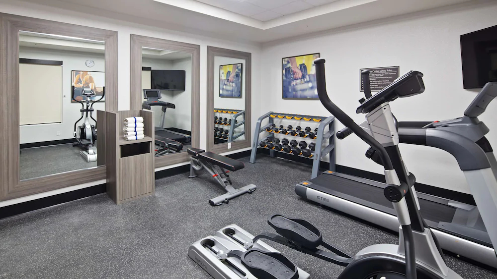 Best Western Green Oaks Inn & Suites