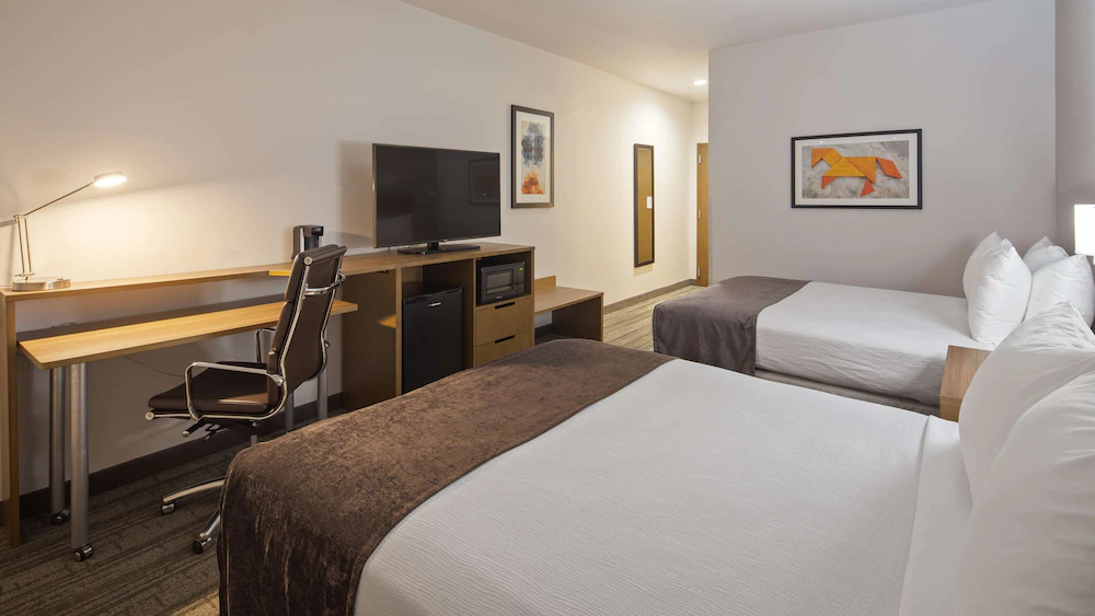 Best Western Green Oaks Inn & Suites