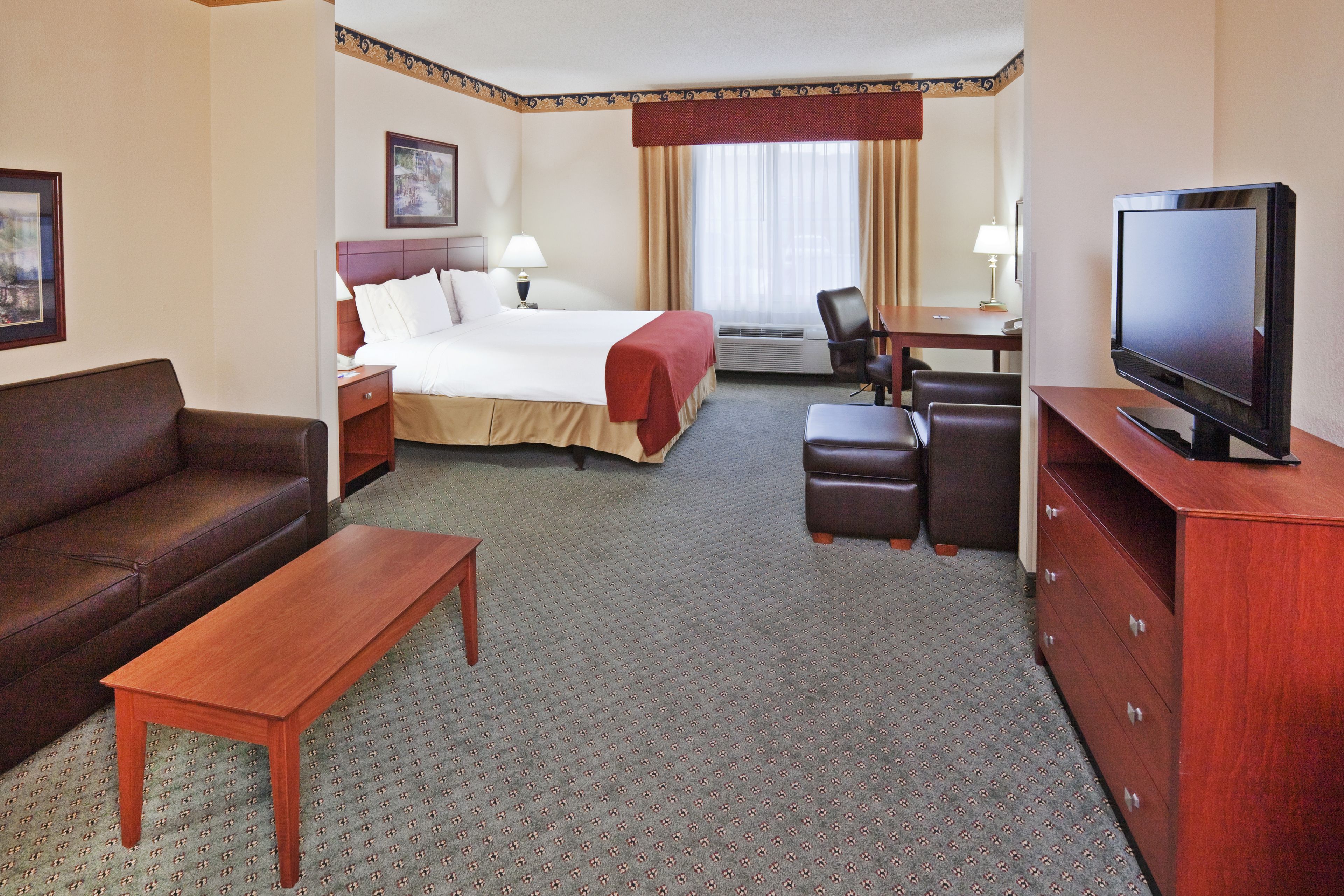 Holiday Inn Express & Suites Dallas Lewisville