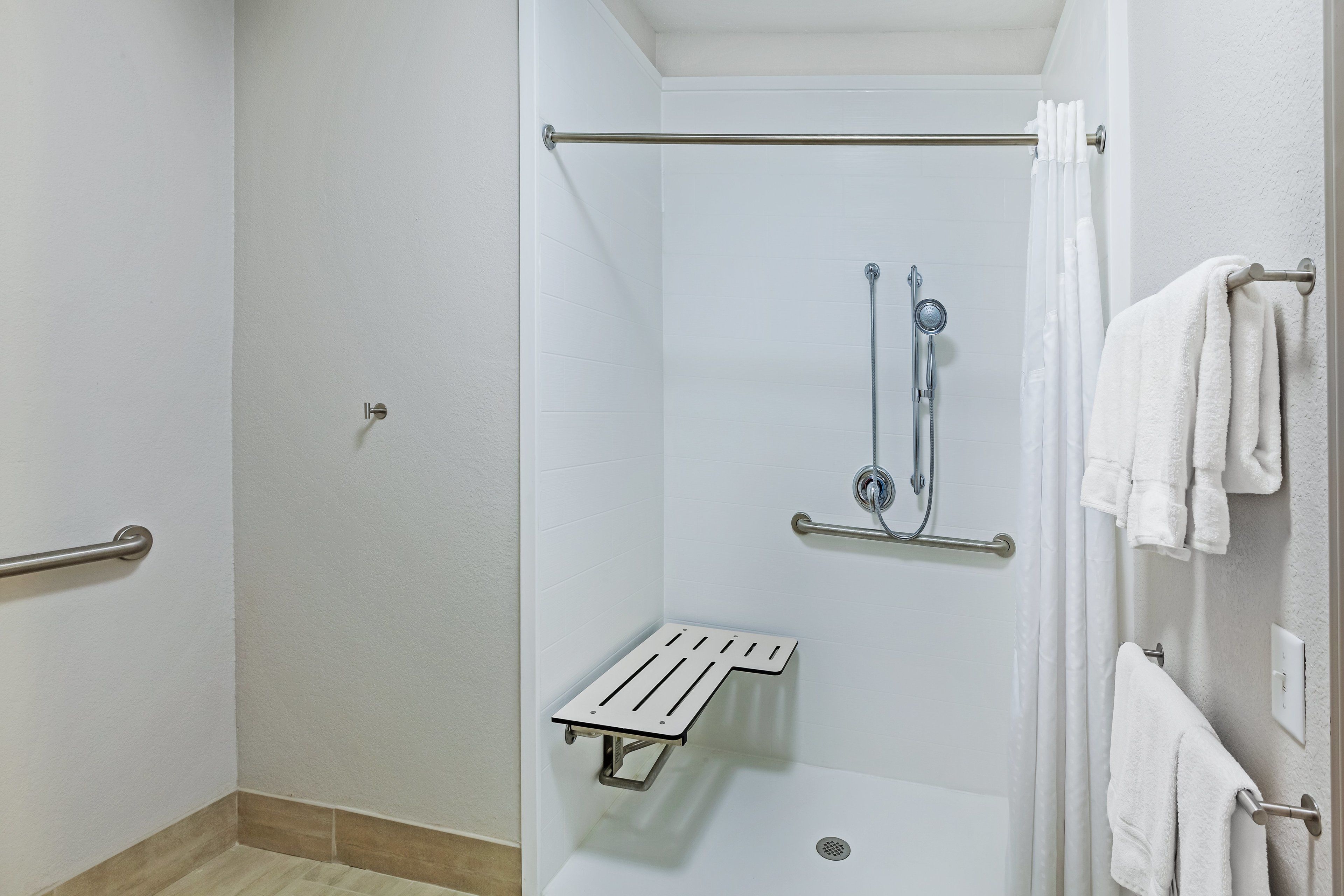 Holiday Inn Express & Suites Dallas Lewisville