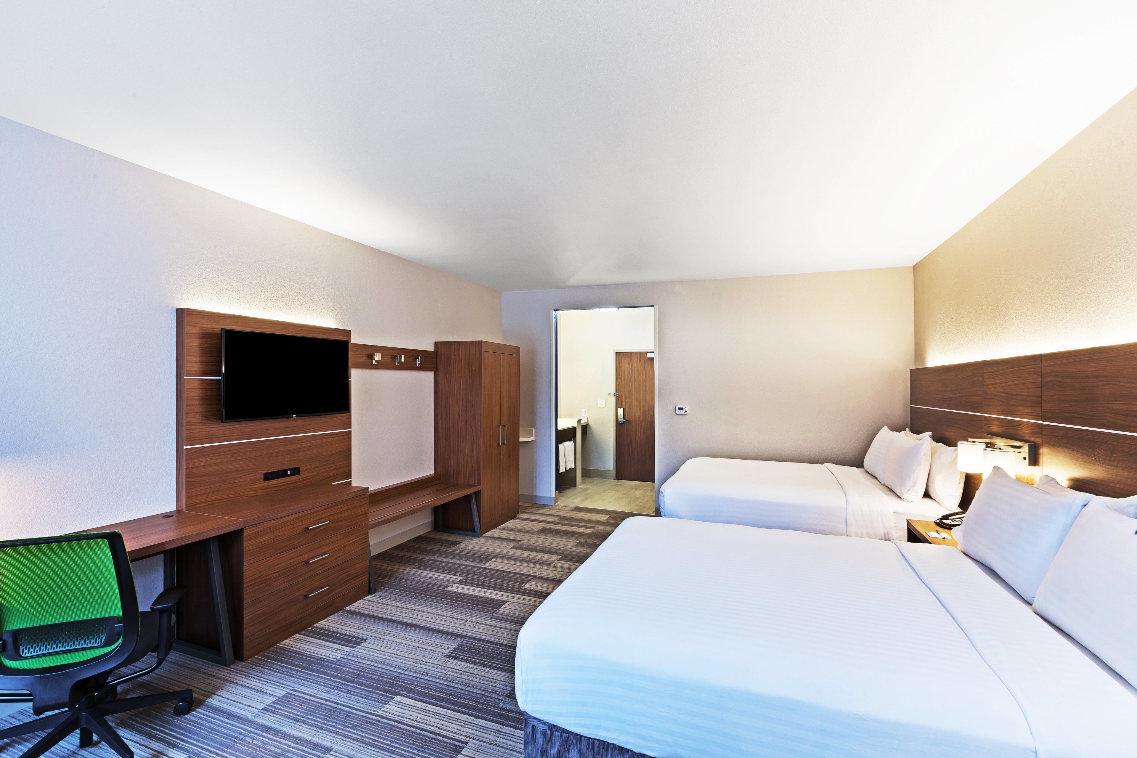Holiday Inn Express & Suites Dallas Lewisville
