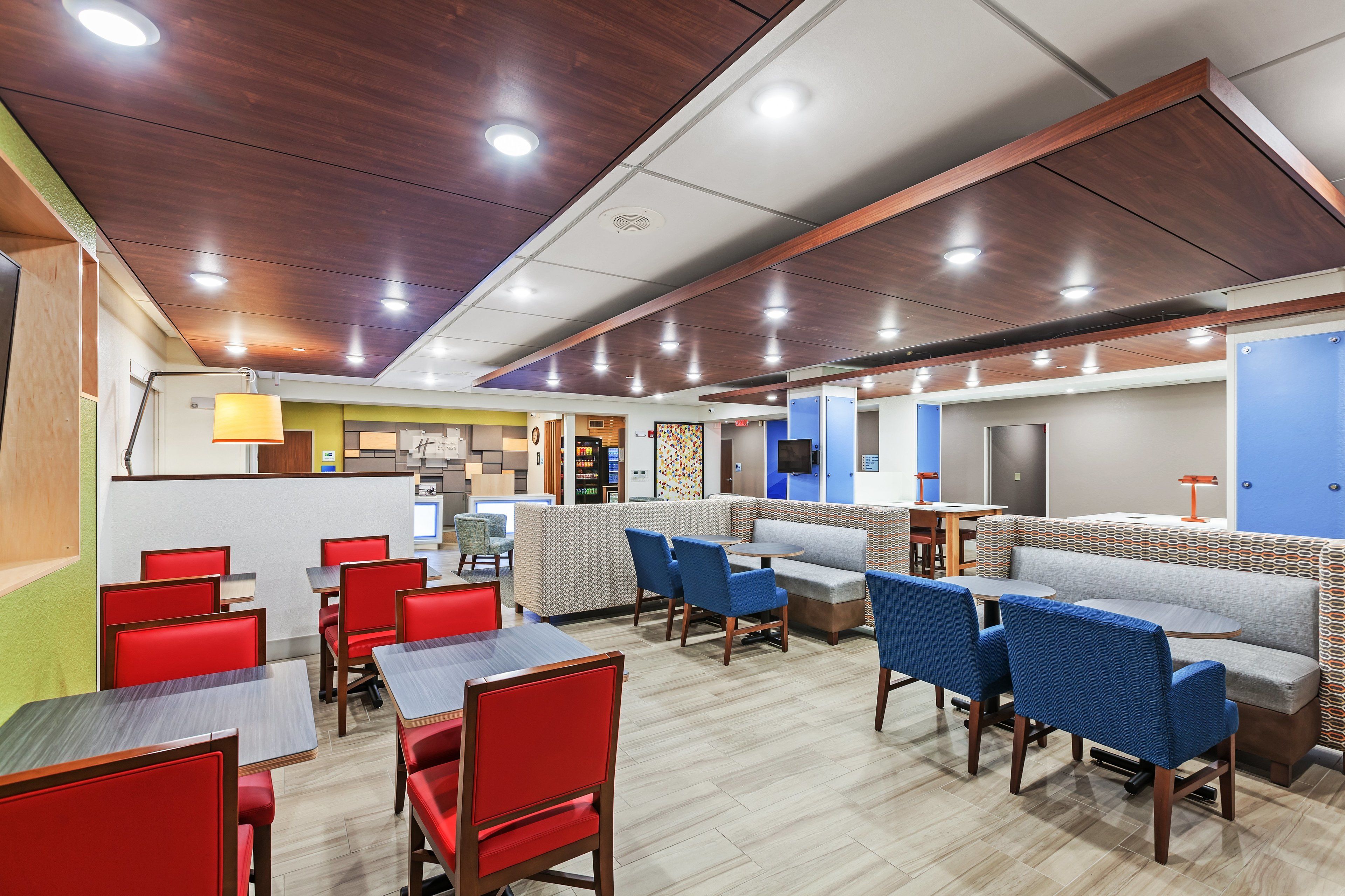 Holiday Inn Express & Suites Dallas Lewisville