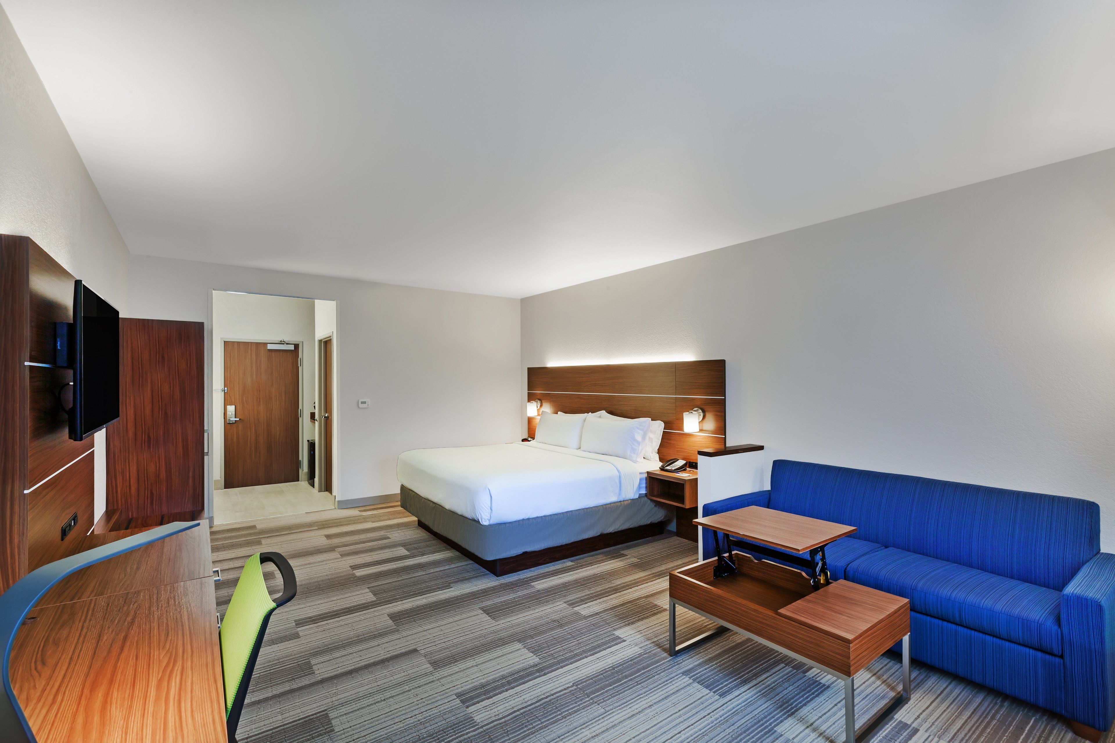Holiday Inn Express & Suites Dallas Lewisville