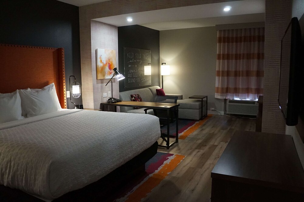 La Quinta by Wyndham Dallas Lewisville