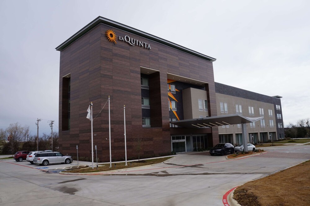 La Quinta by Wyndham Dallas Lewisville