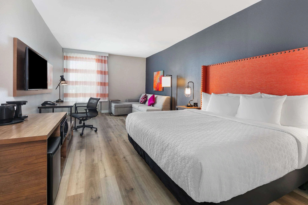La Quinta by Wyndham Dallas Lewisville