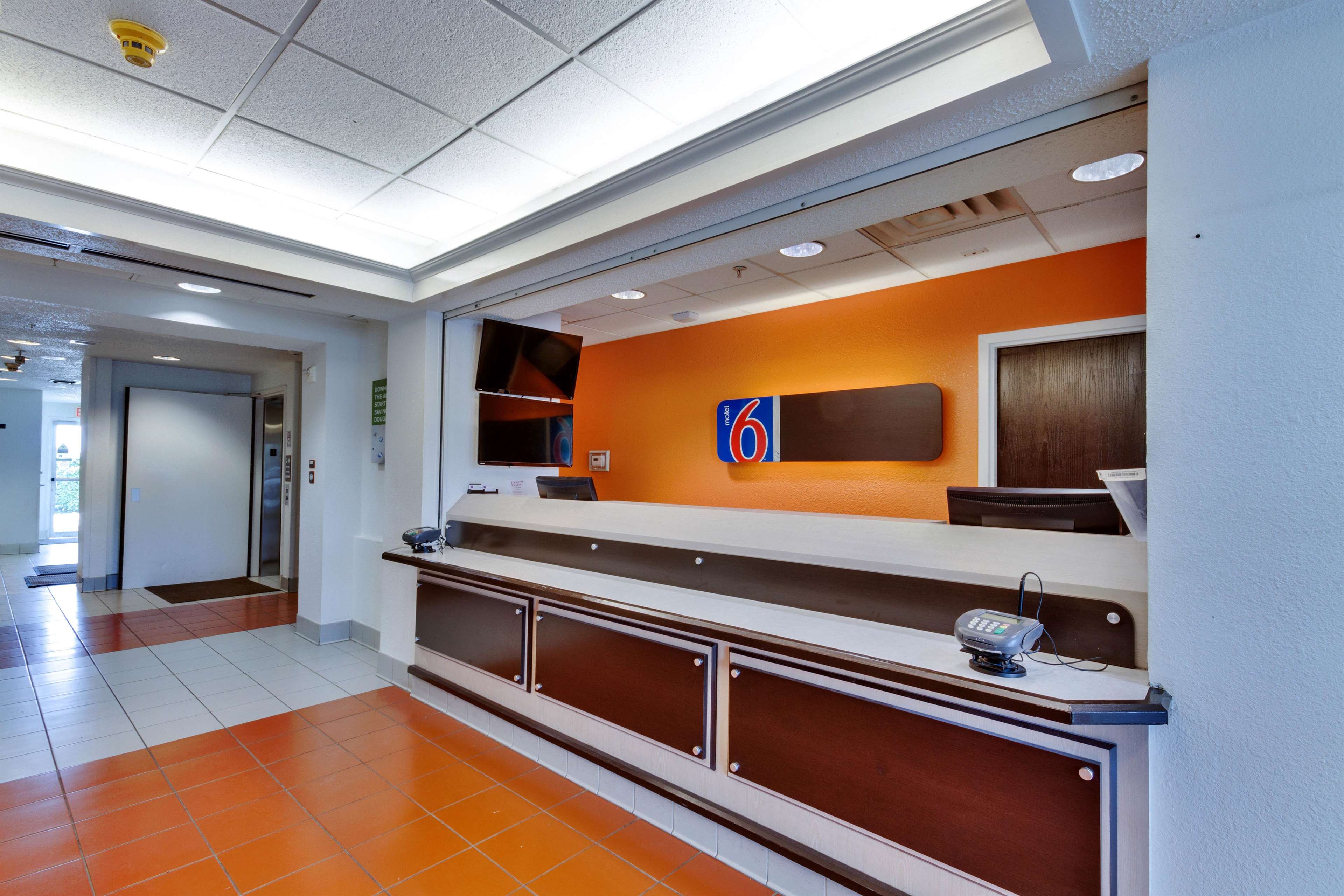 Motel 6 Dallas Lewisville