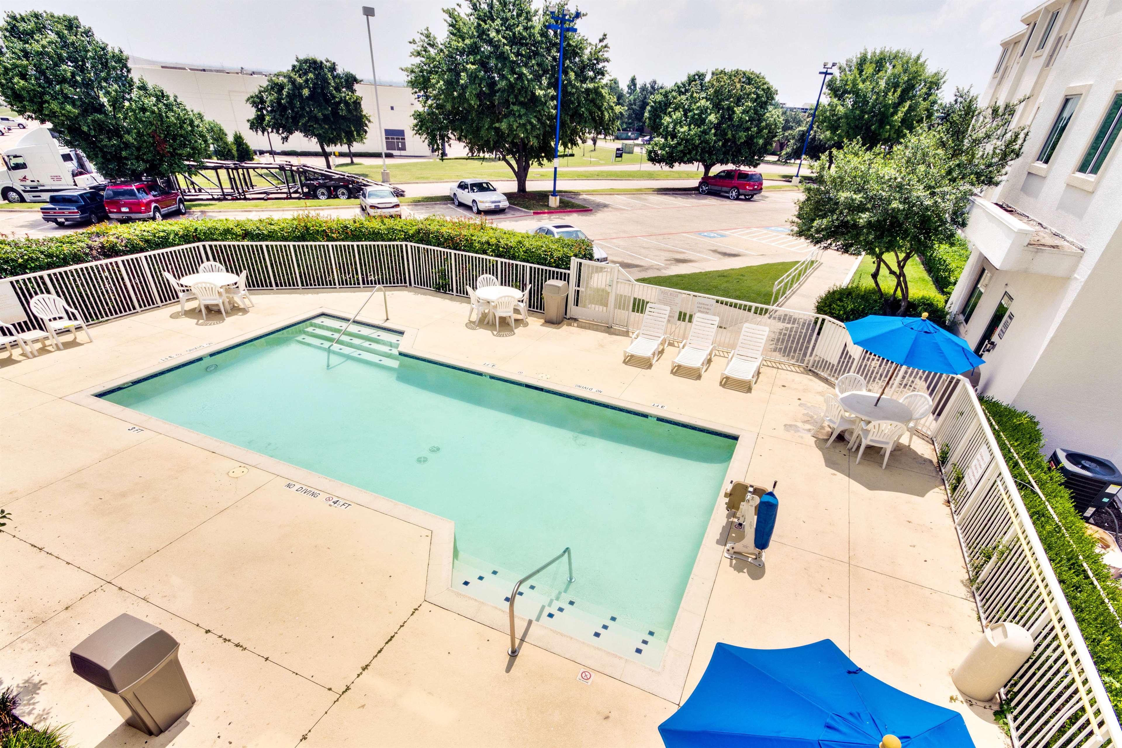 Motel 6 Dallas Lewisville