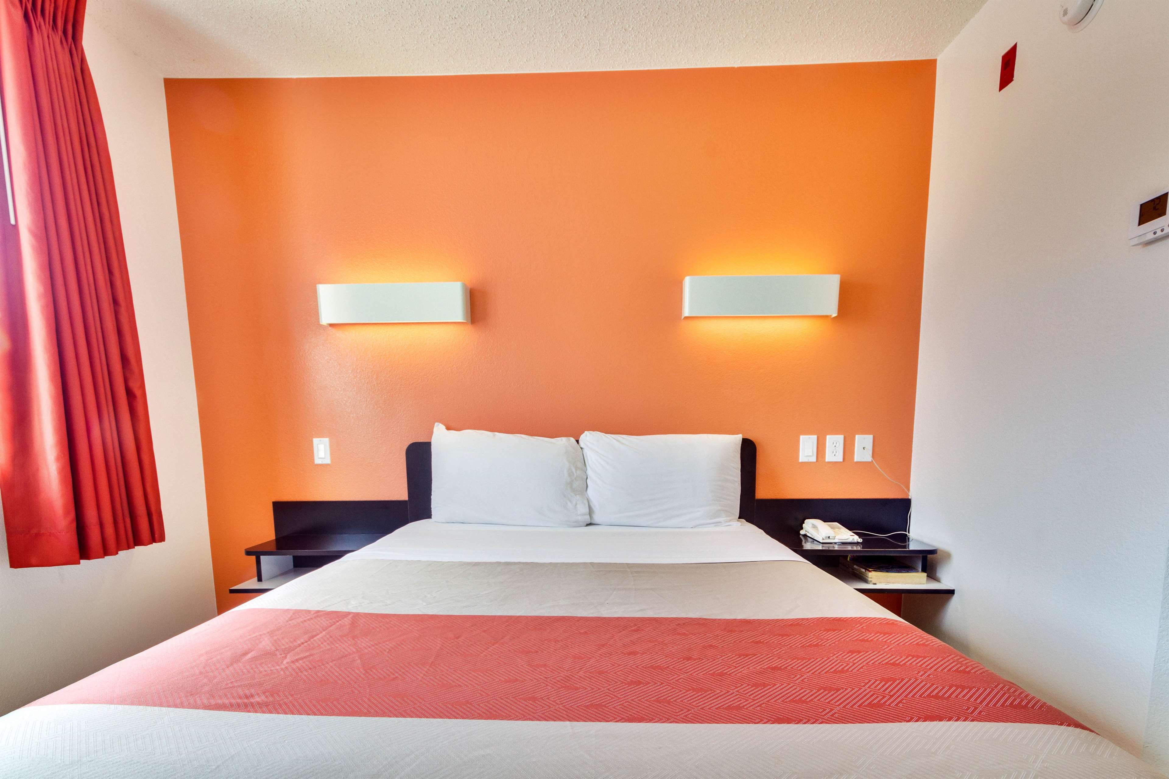 Motel 6 Dallas Lewisville