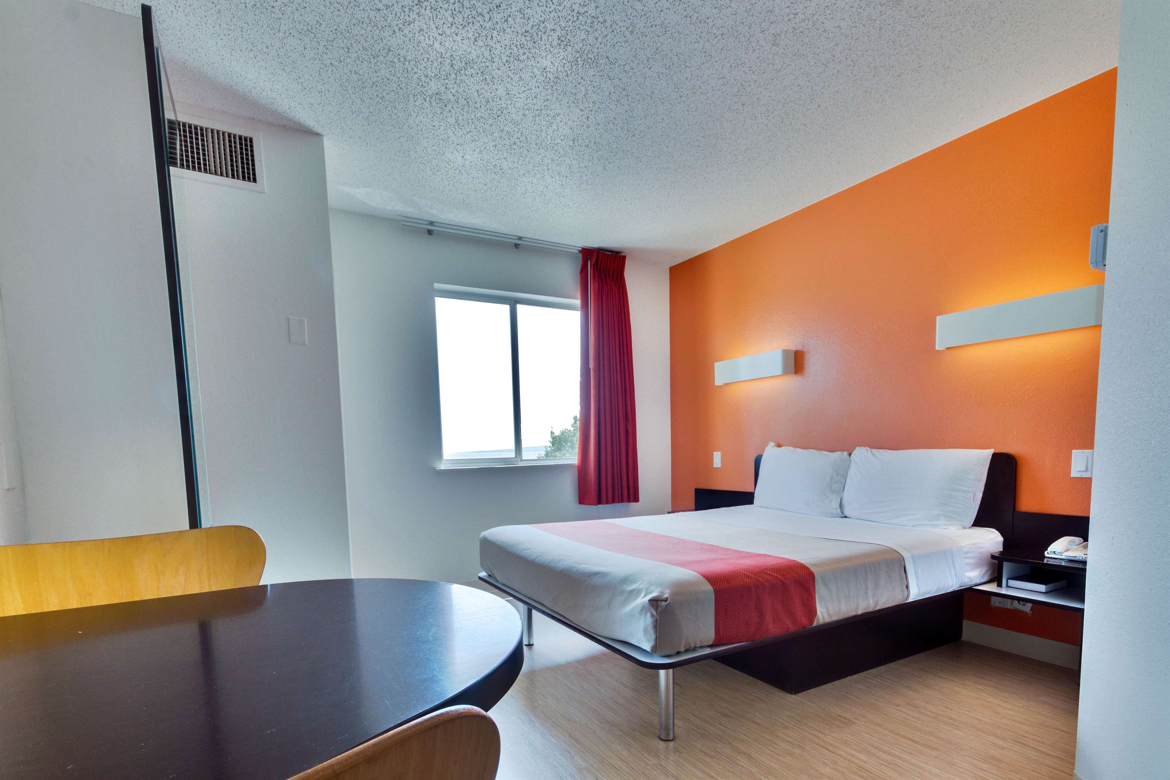 Motel 6 Dallas Lewisville