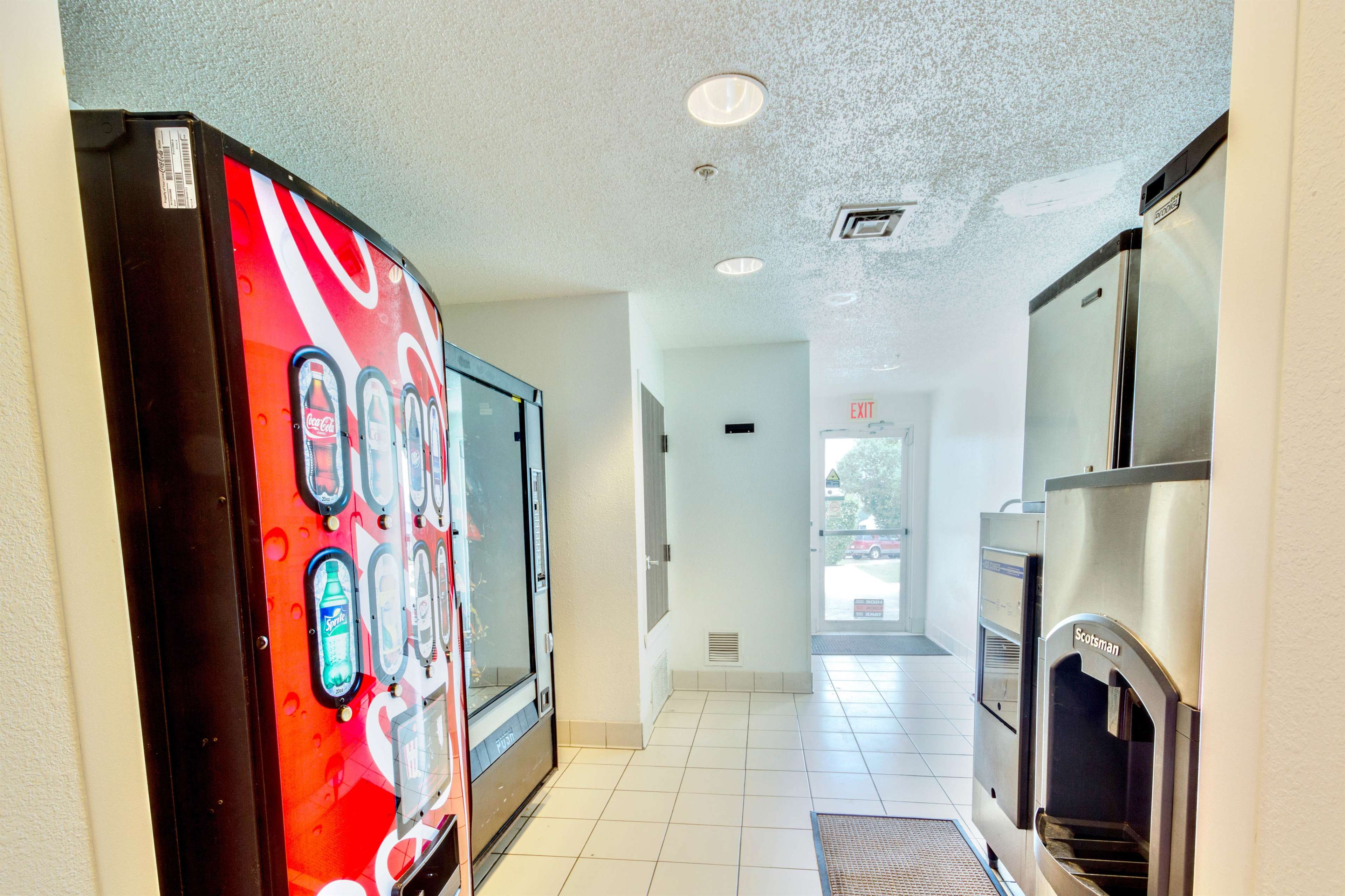 Motel 6 Dallas Lewisville