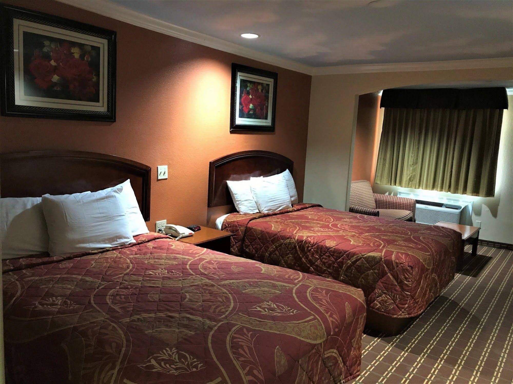 Luxury Inn & Suites Liberty