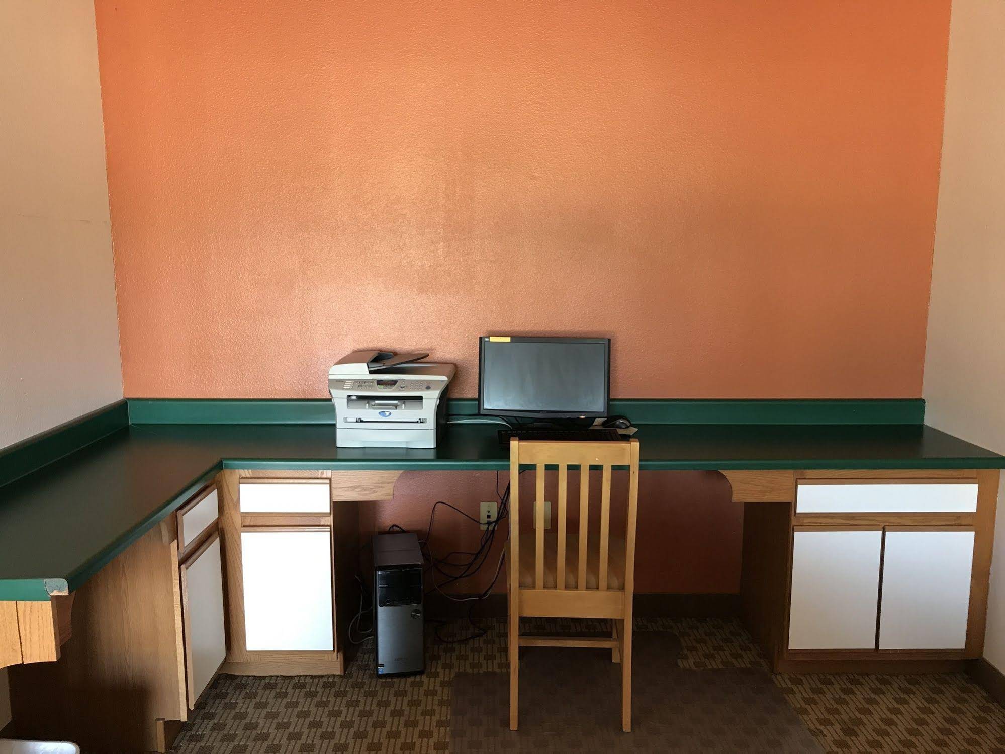 Luxury Inn & Suites Liberty
