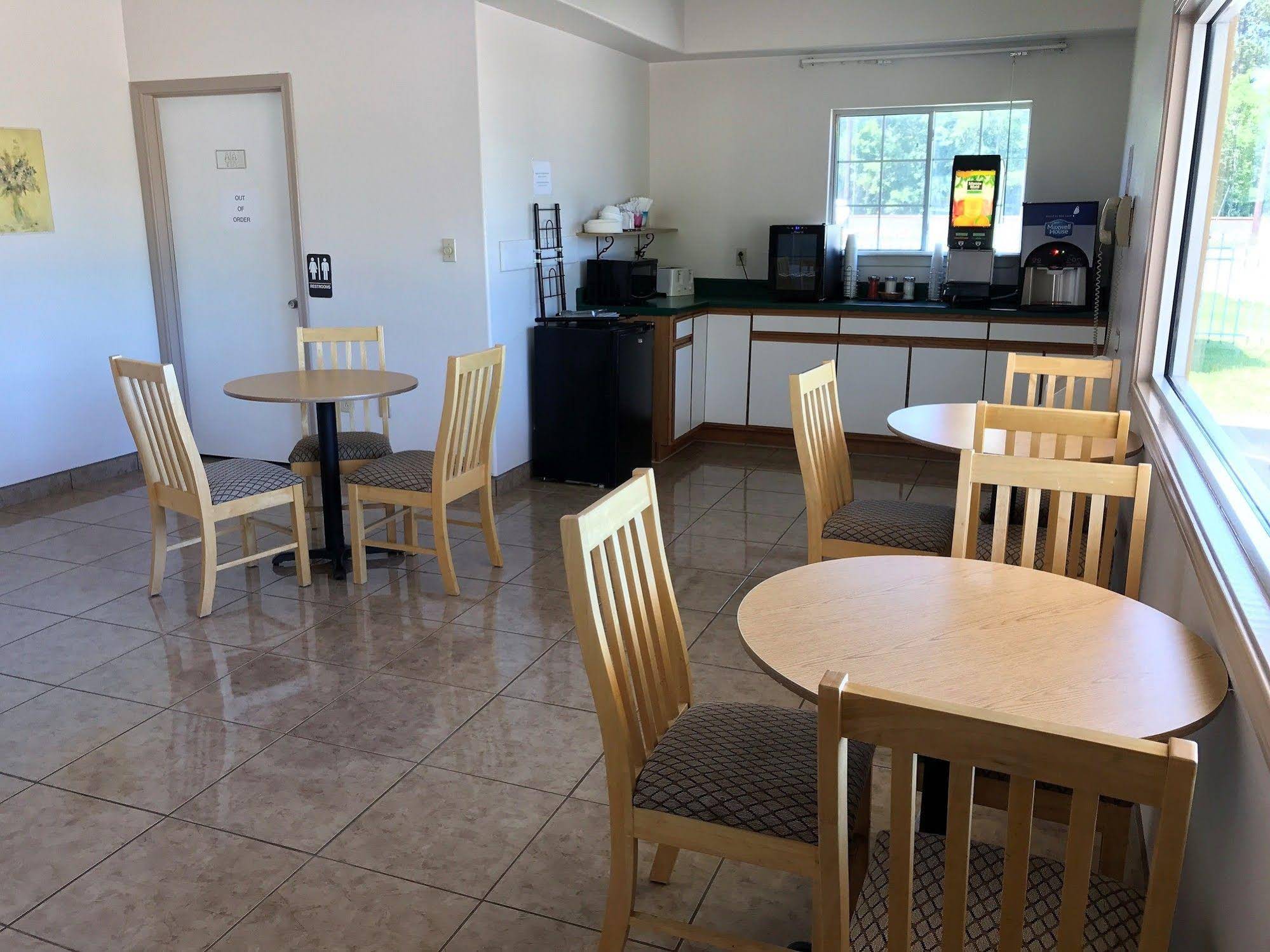 Luxury Inn & Suites Liberty