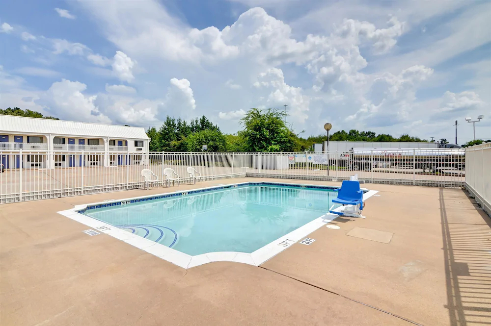Motel 6 Lindale Tx