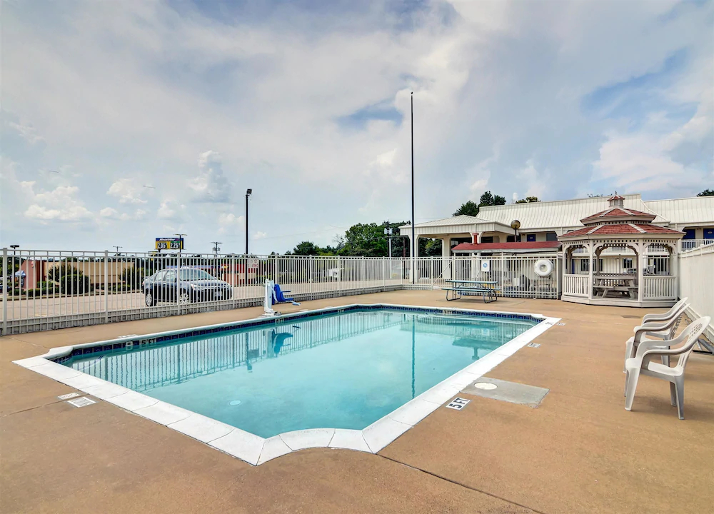 Motel 6 Lindale Tx