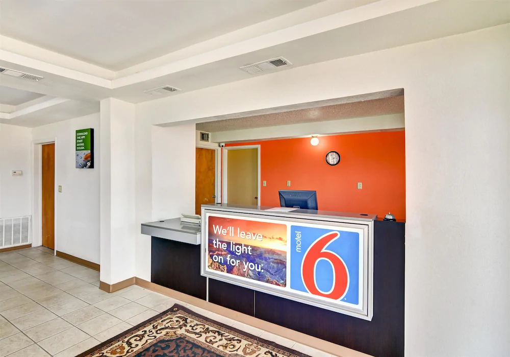 Motel 6 Lindale Tx