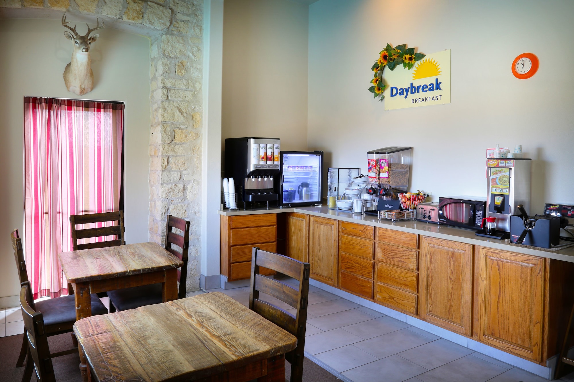 Days Inn & Suites by Wyndham Llano