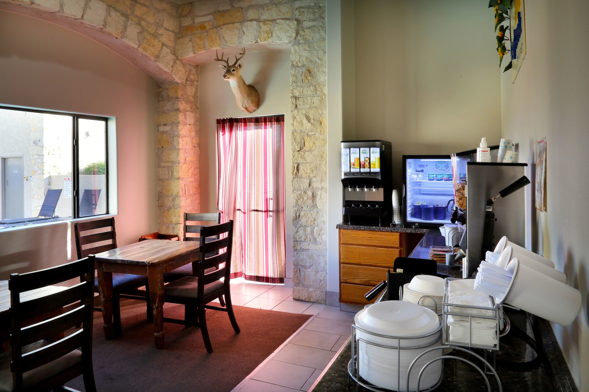 Days Inn & Suites by Wyndham Llano