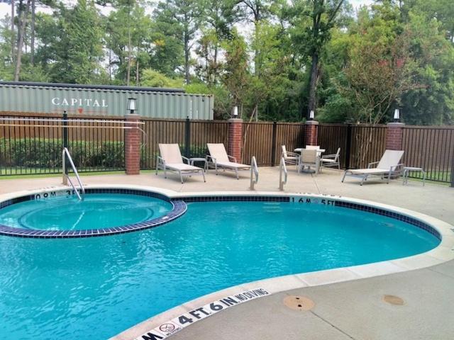 Holiday Inn Express & Suites Longview South I-20