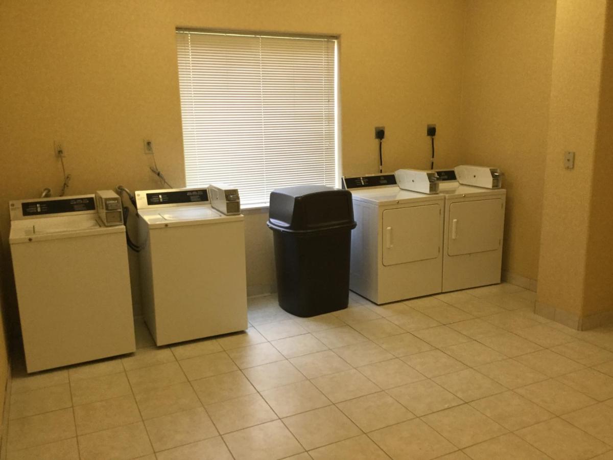 Holiday Inn Express & Suites Longview South I-20