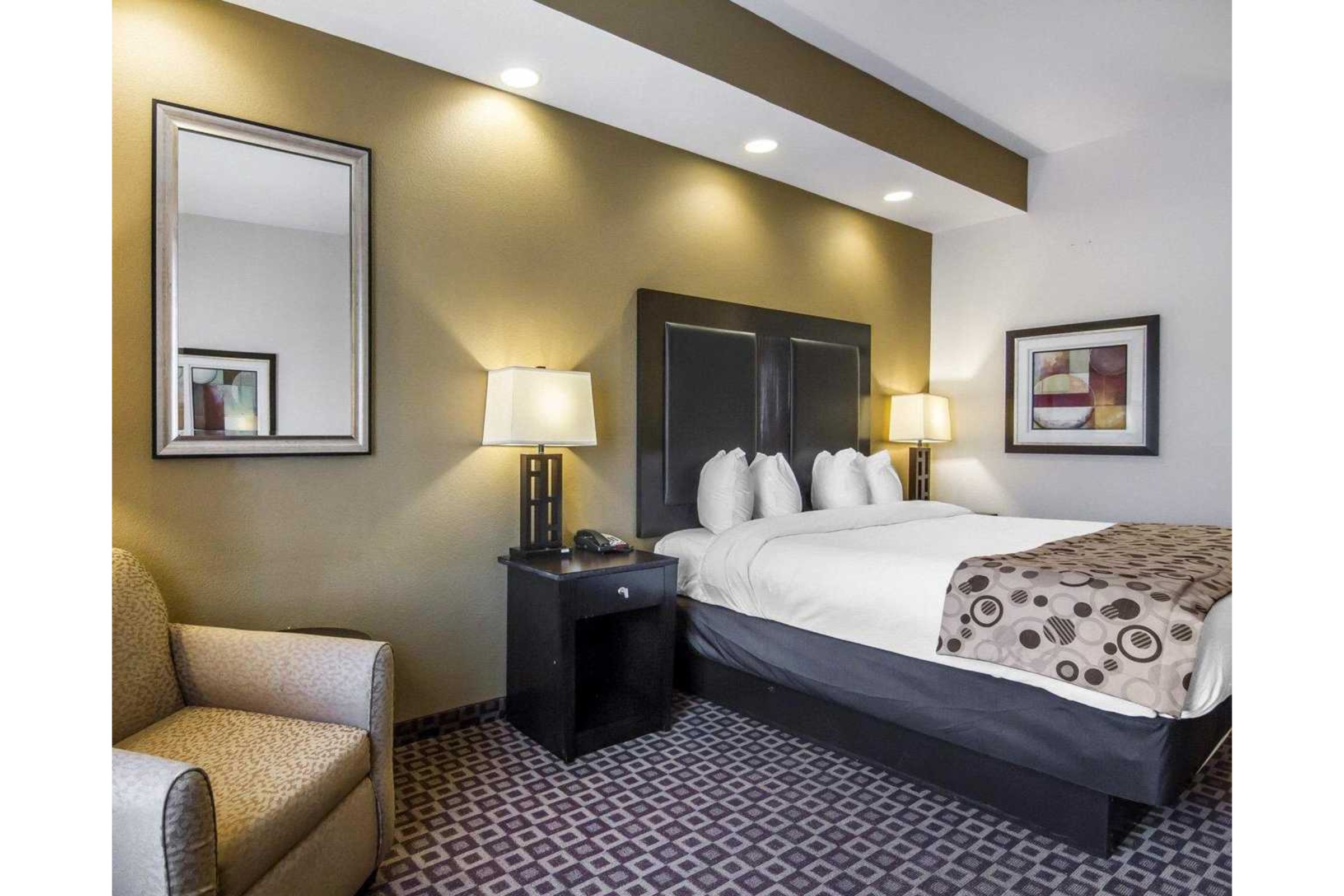 Red Roof Inn & Suites Longview
