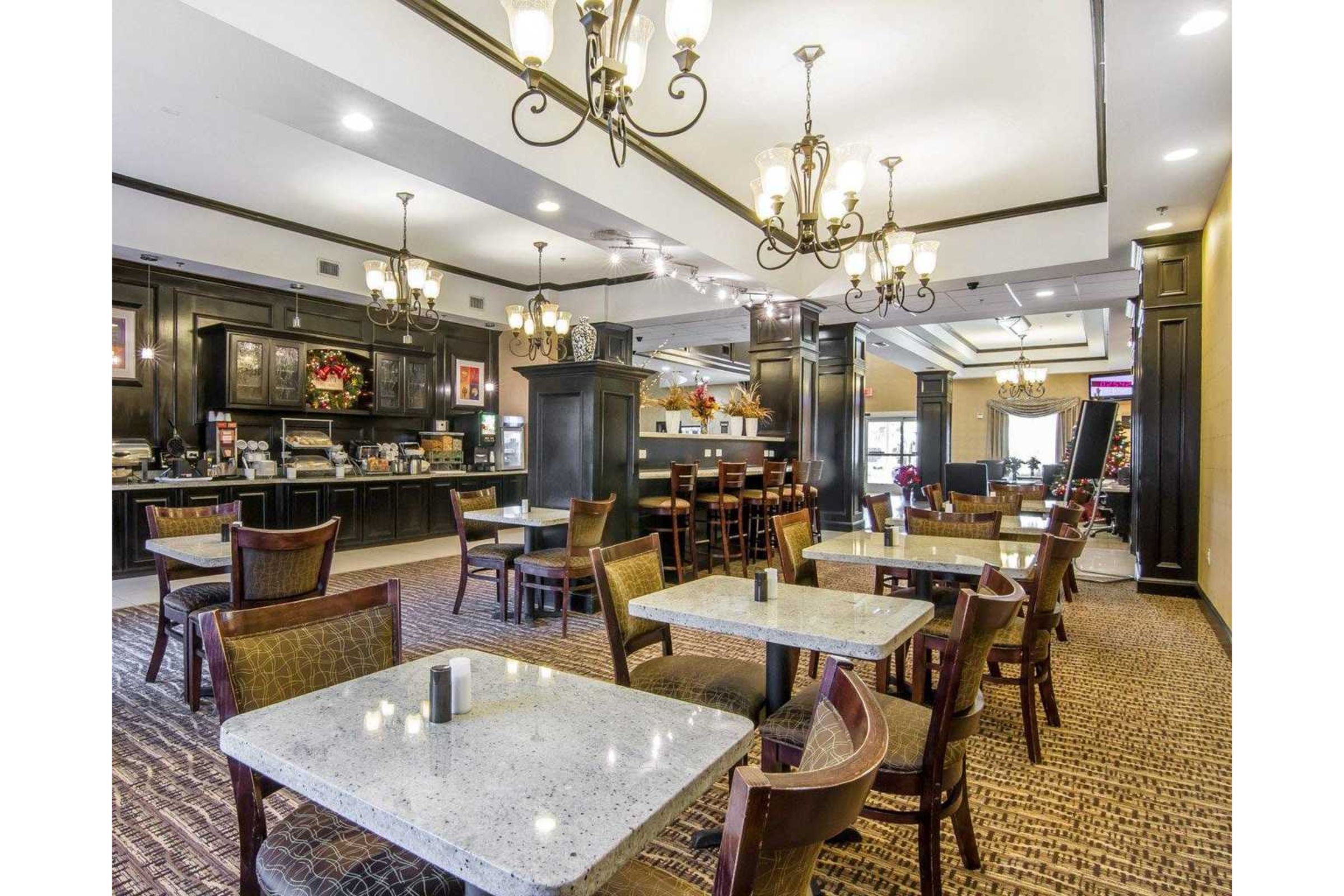 Red Roof Inn & Suites Longview