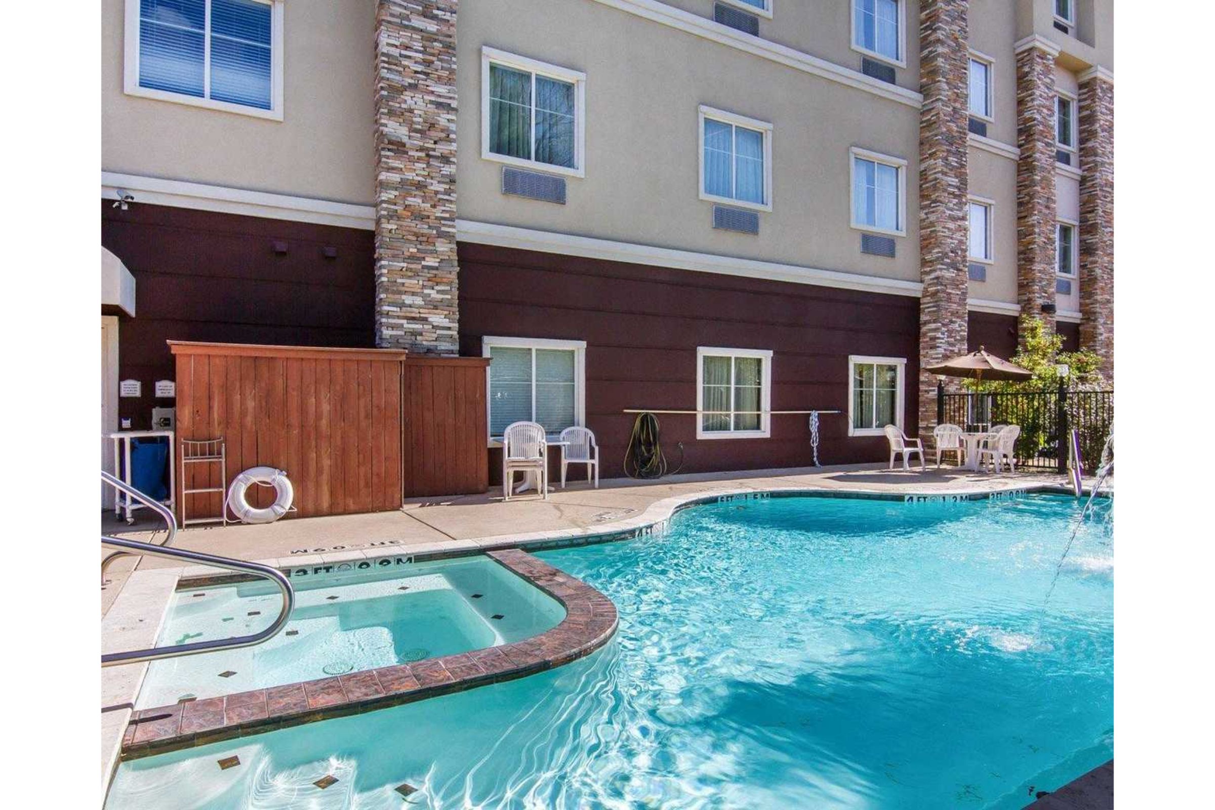 Red Roof Inn & Suites Longview