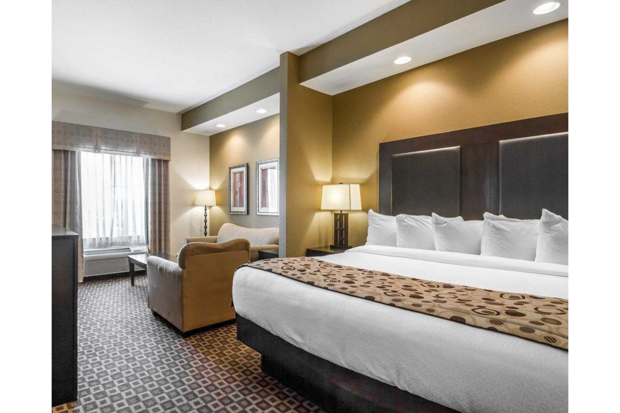 Red Roof Inn & Suites Longview
