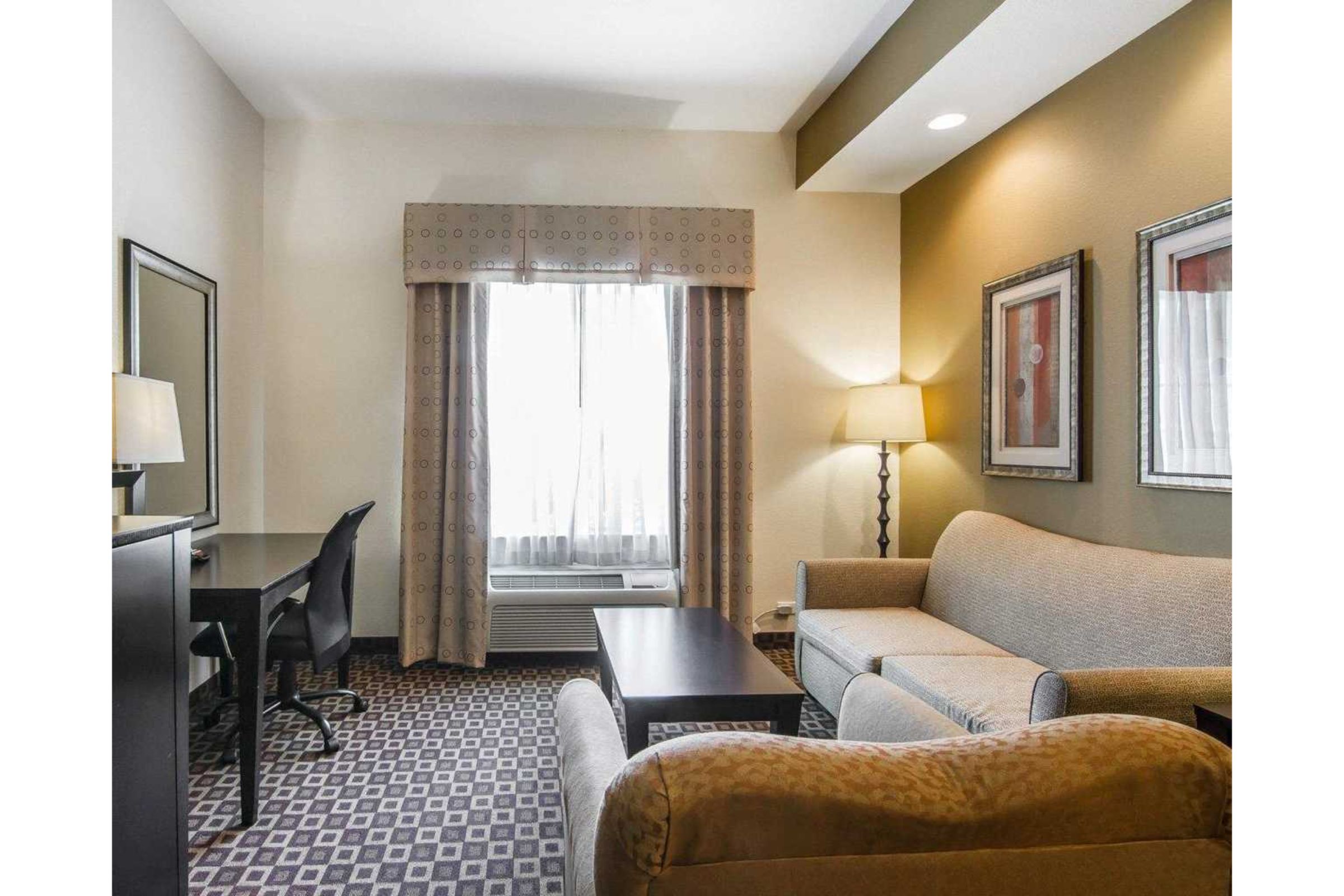 Red Roof Inn & Suites Longview