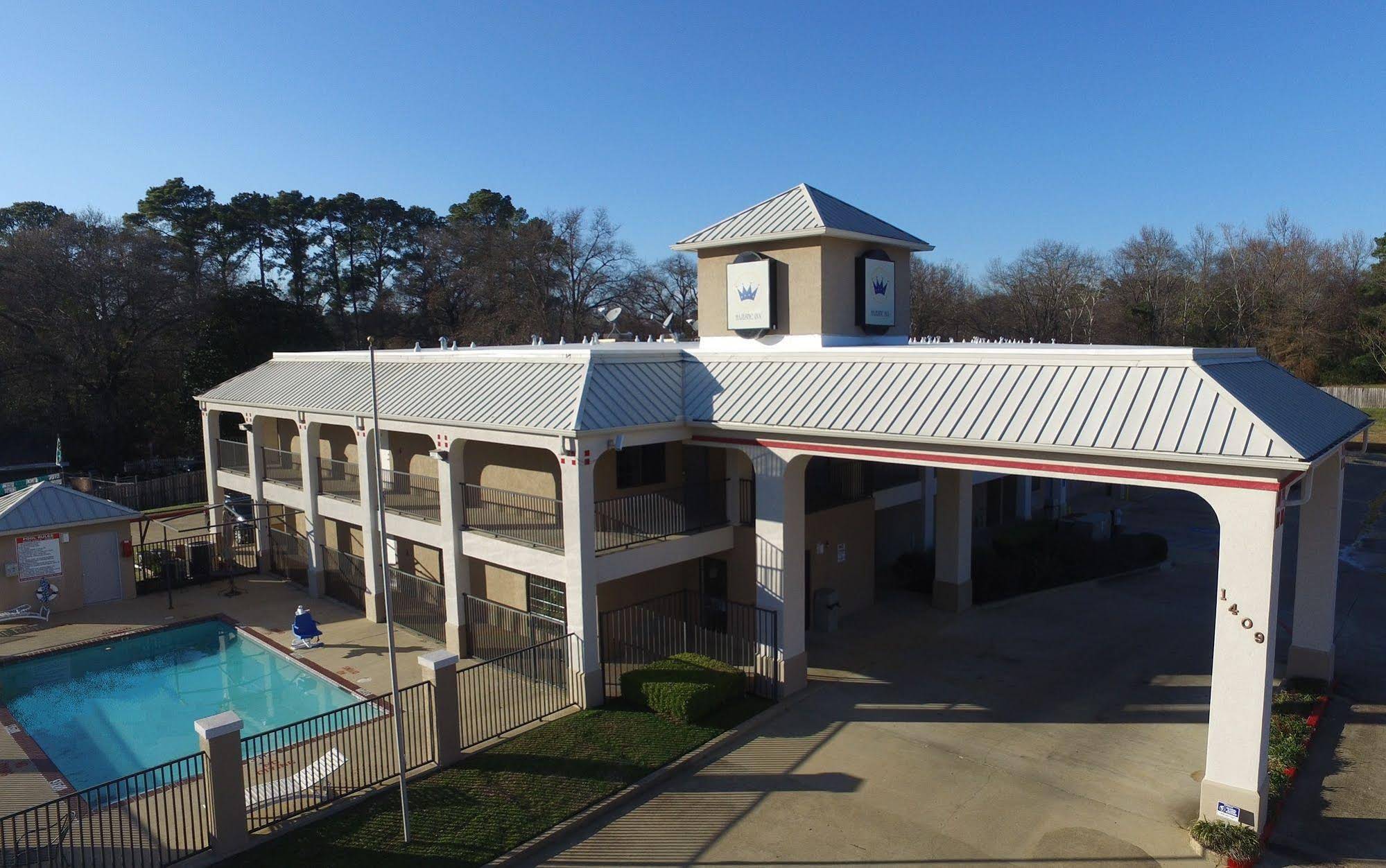 Majestic Inn