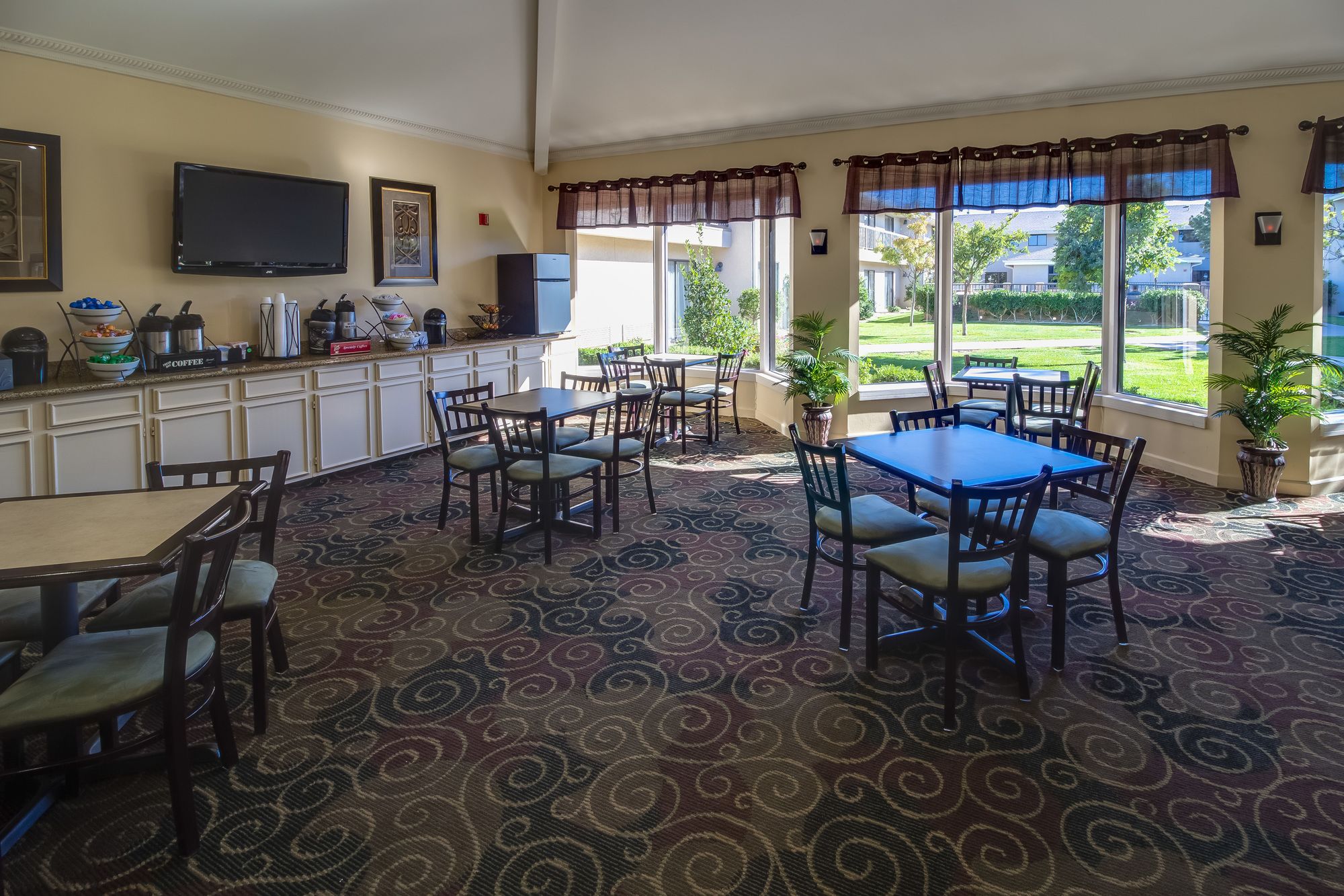 Ashmore Inn and Suites
