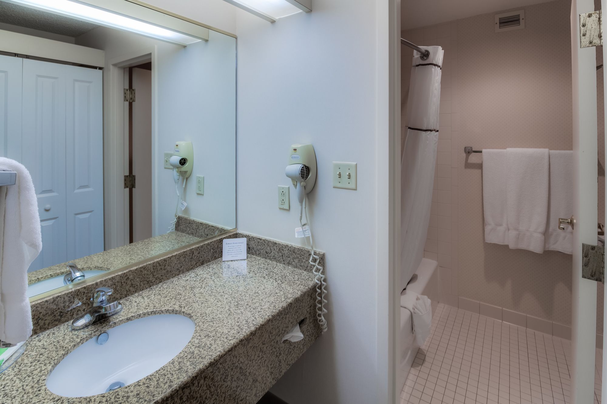 Ashmore Inn and Suites
