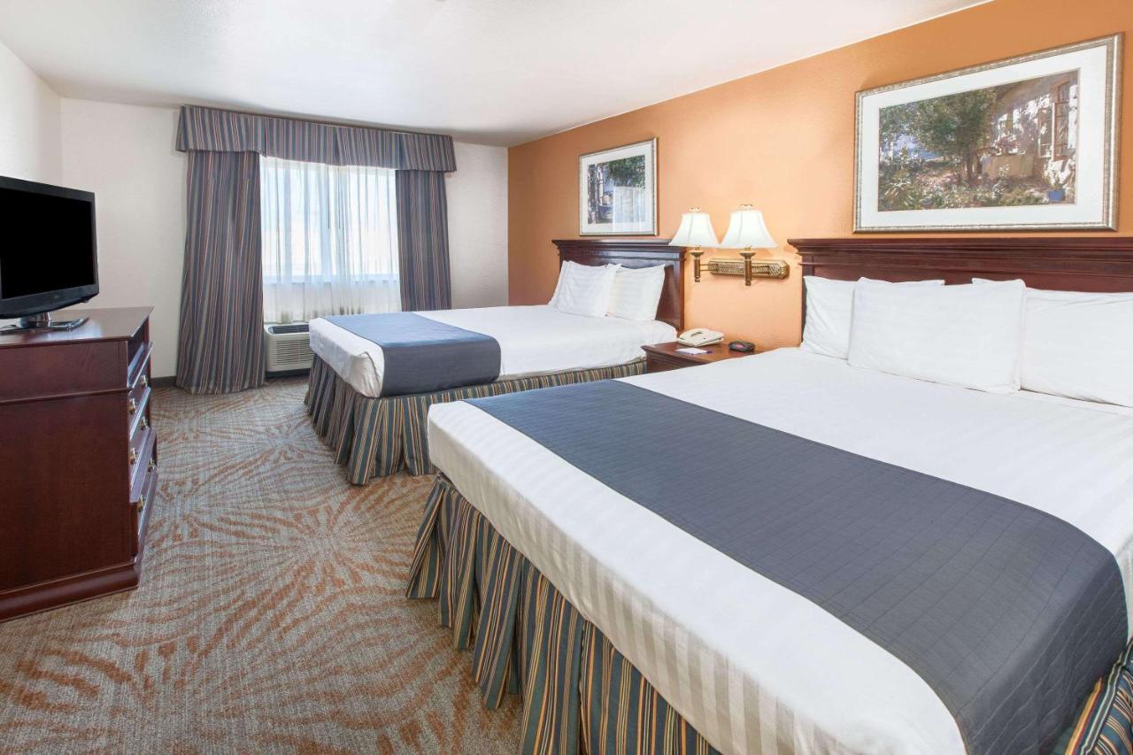 Super 8 by Wyndham Lubbock West