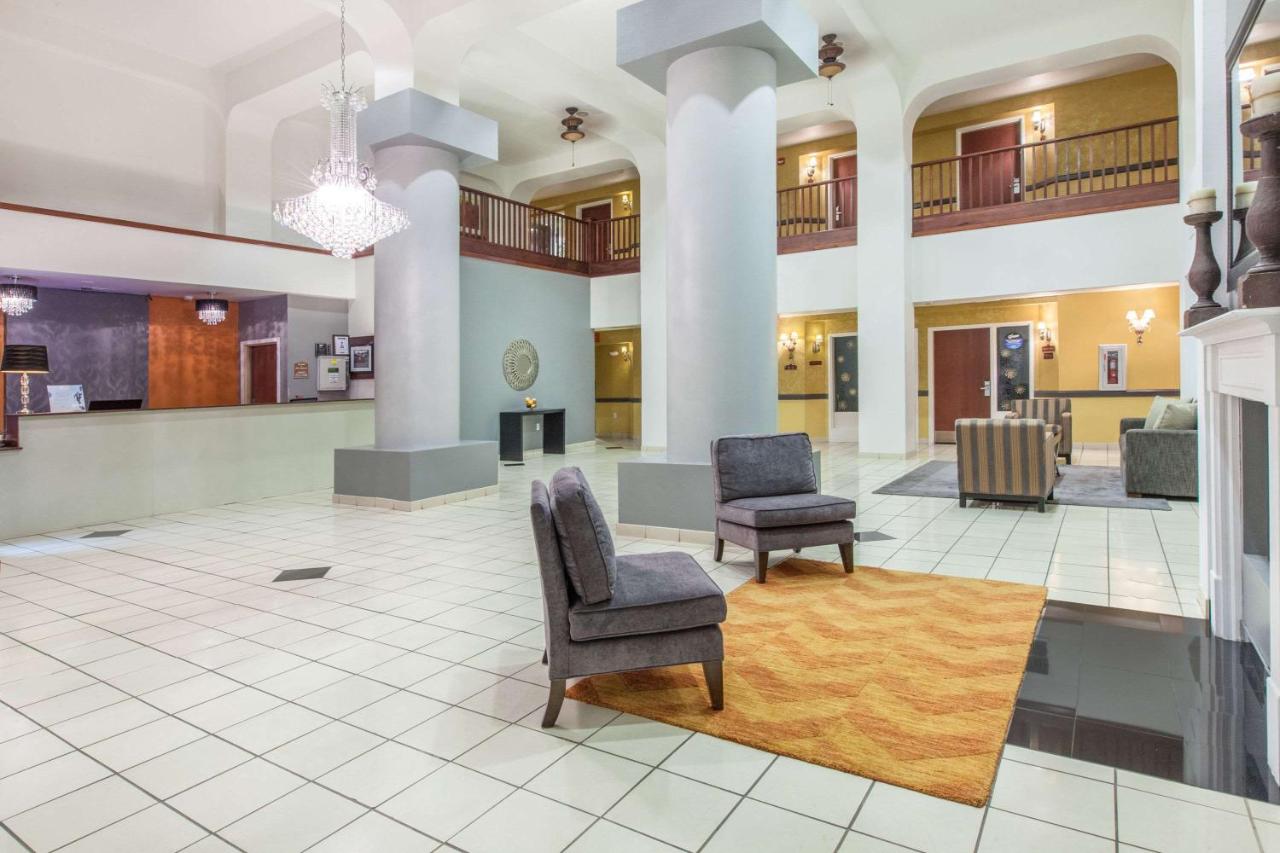 Super 8 by Wyndham Lubbock West
