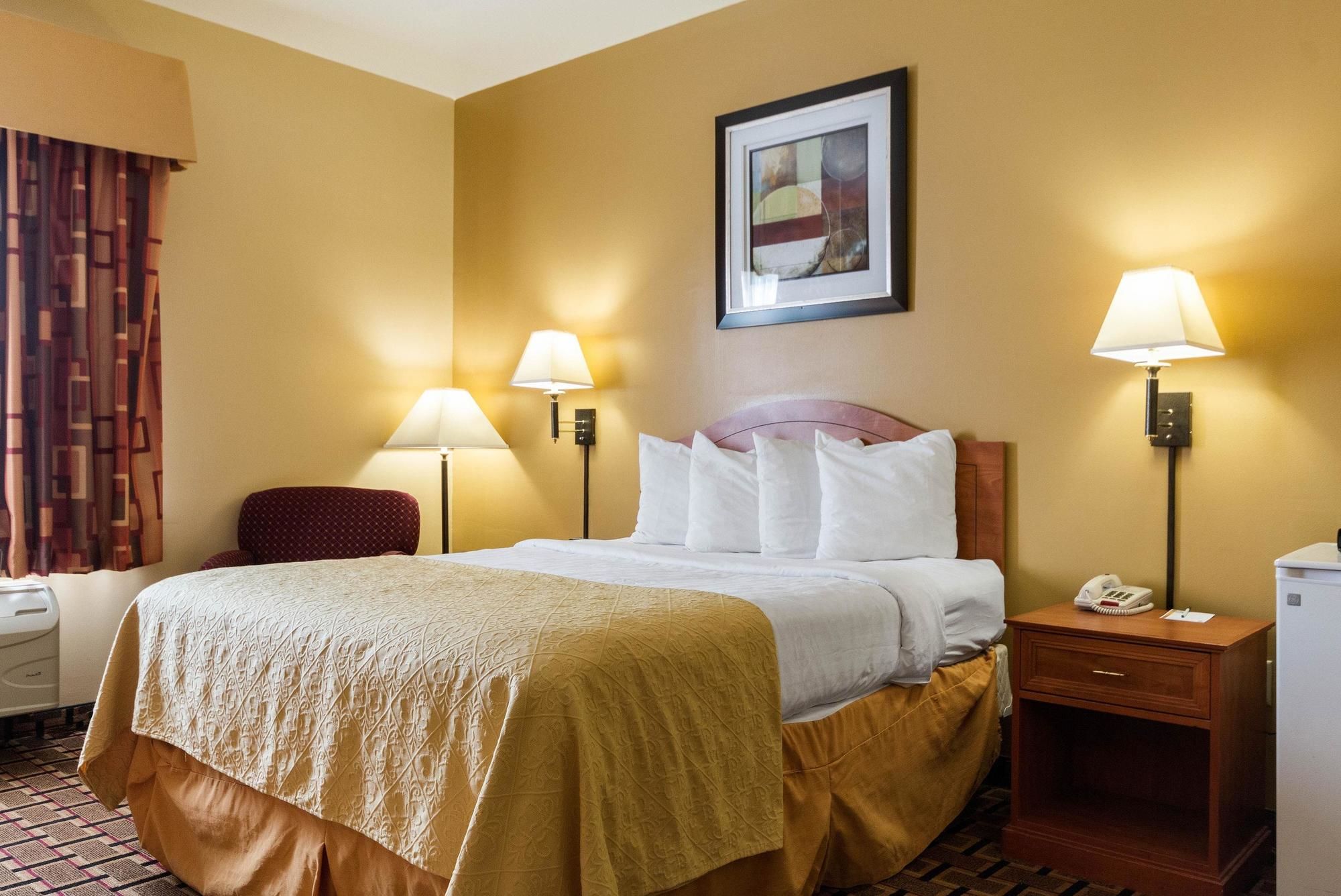 Econo Lodge I-27