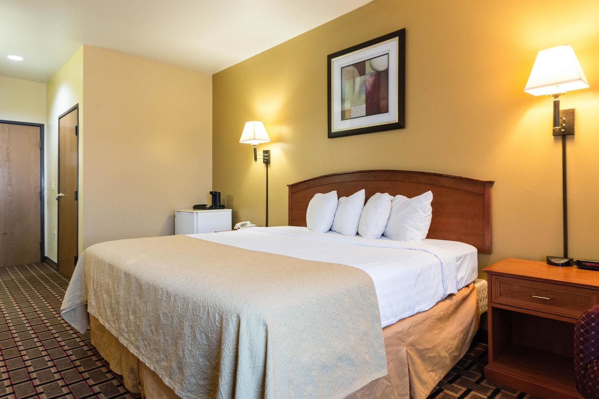Econo Lodge I-27