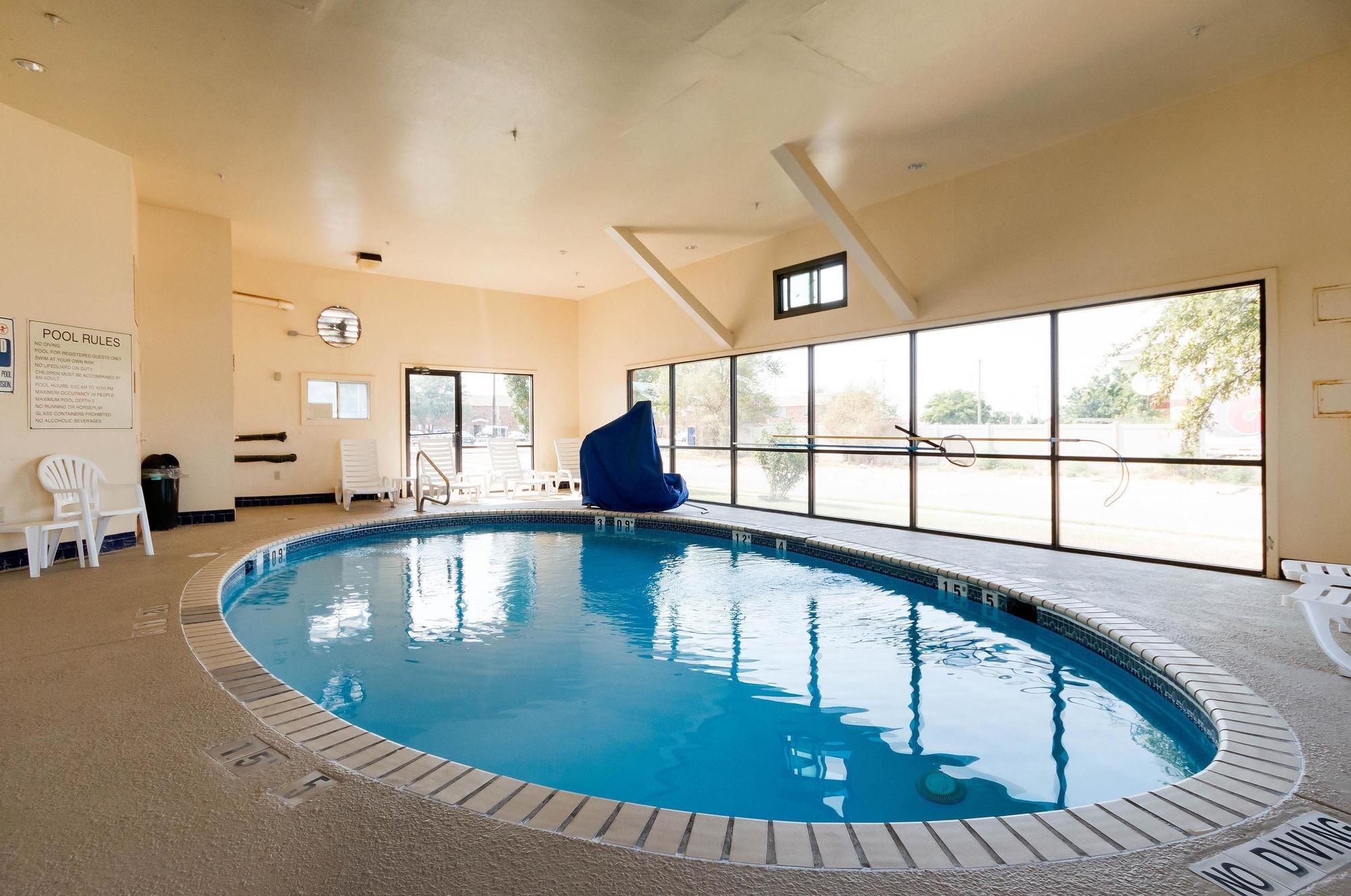 Econo Lodge I-27