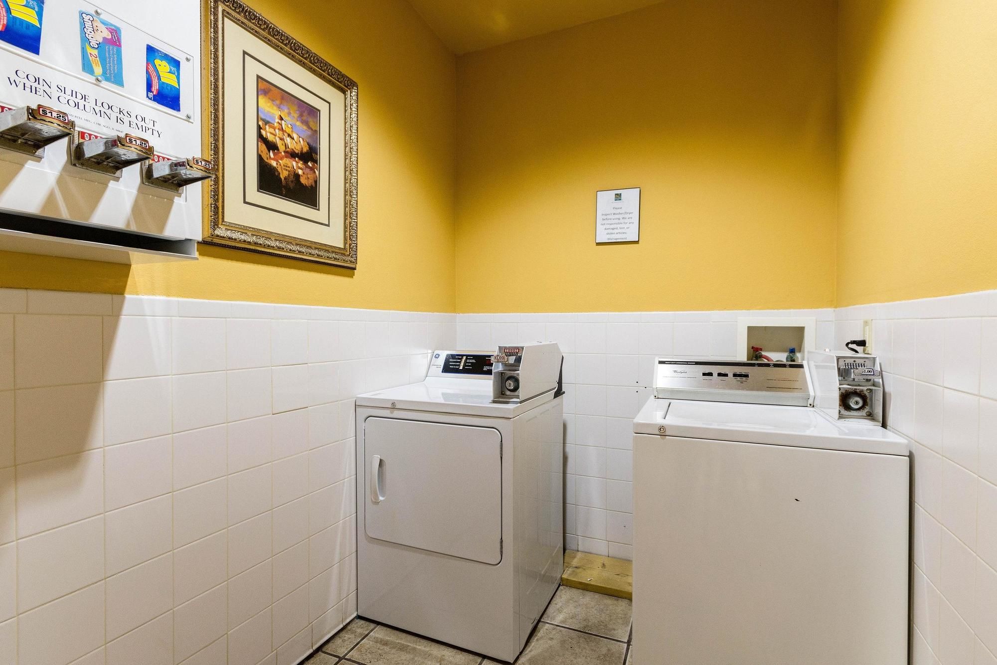 Econo Lodge I-27