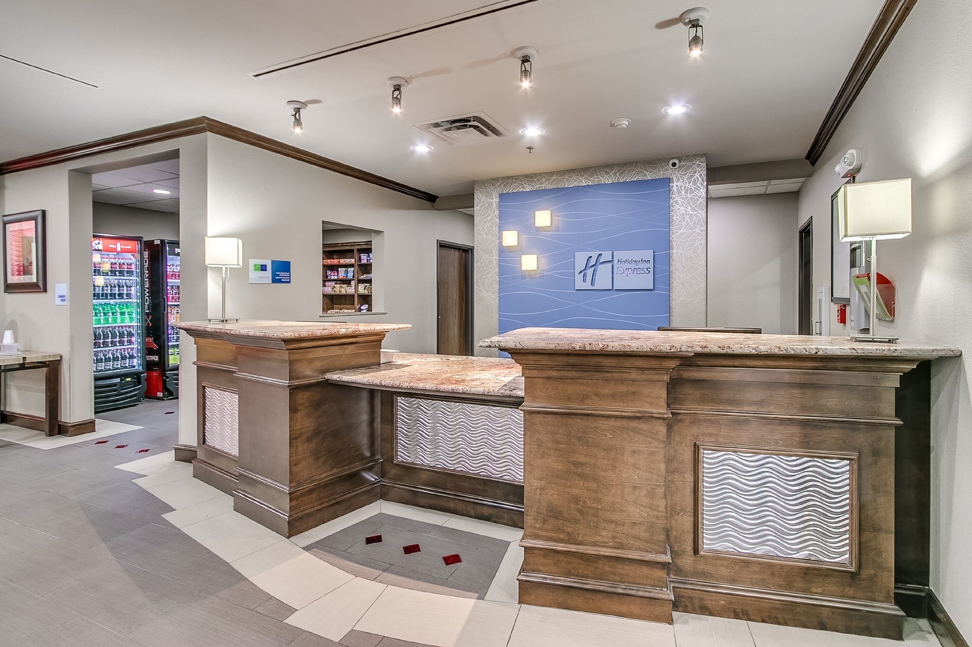 Holiday Inn Express & Suites South