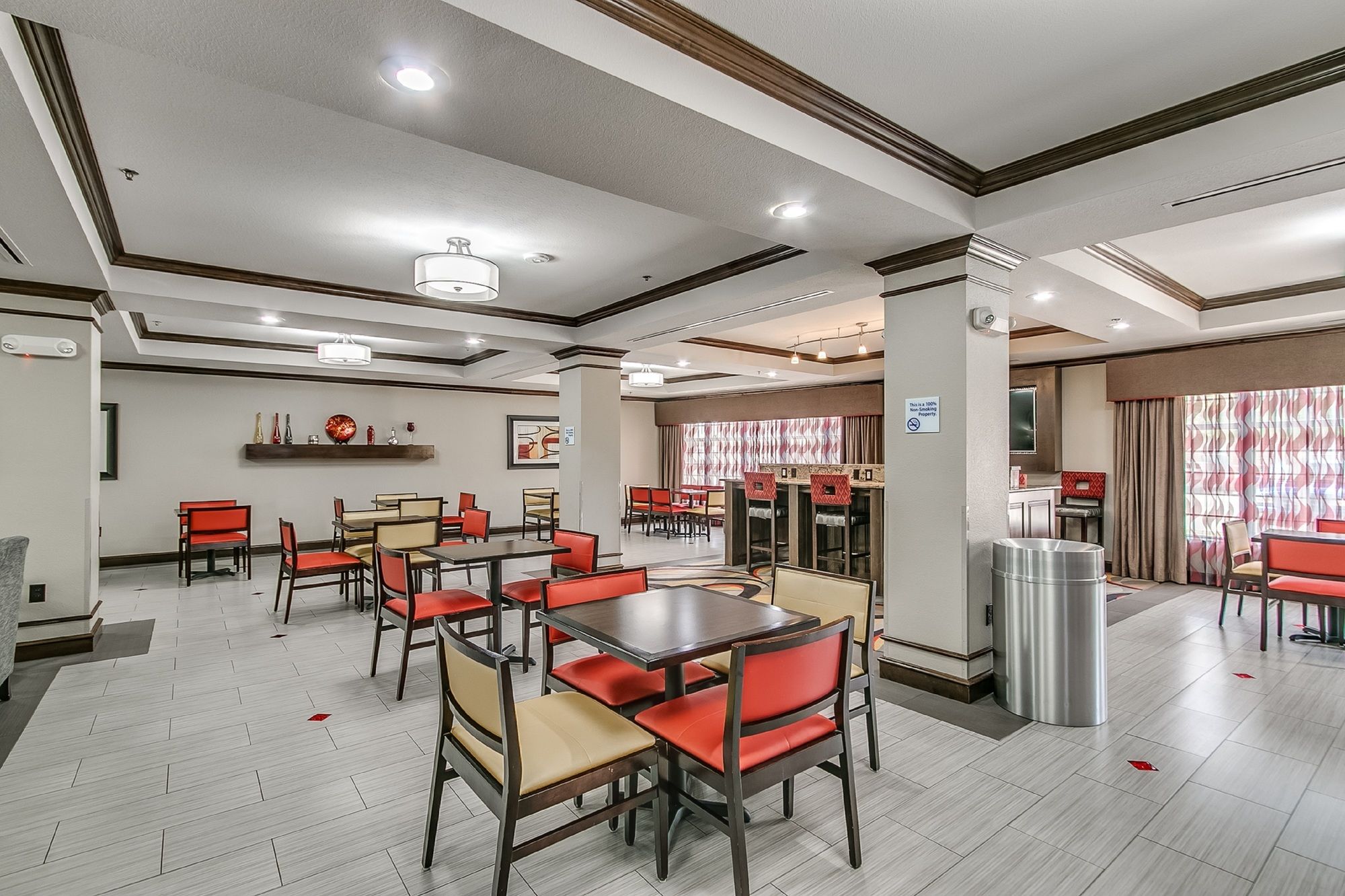 Holiday Inn Express & Suites South