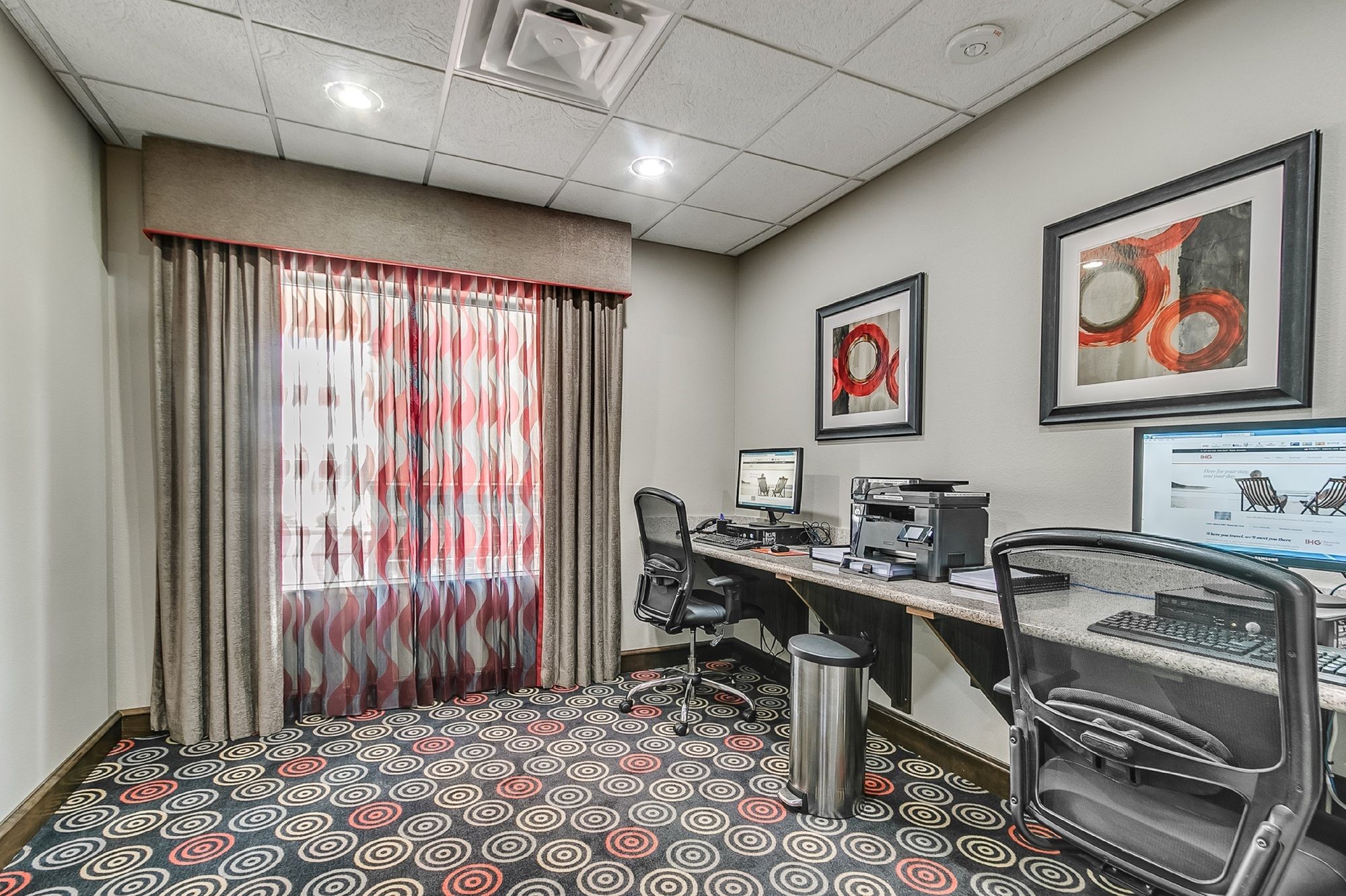Holiday Inn Express & Suites South