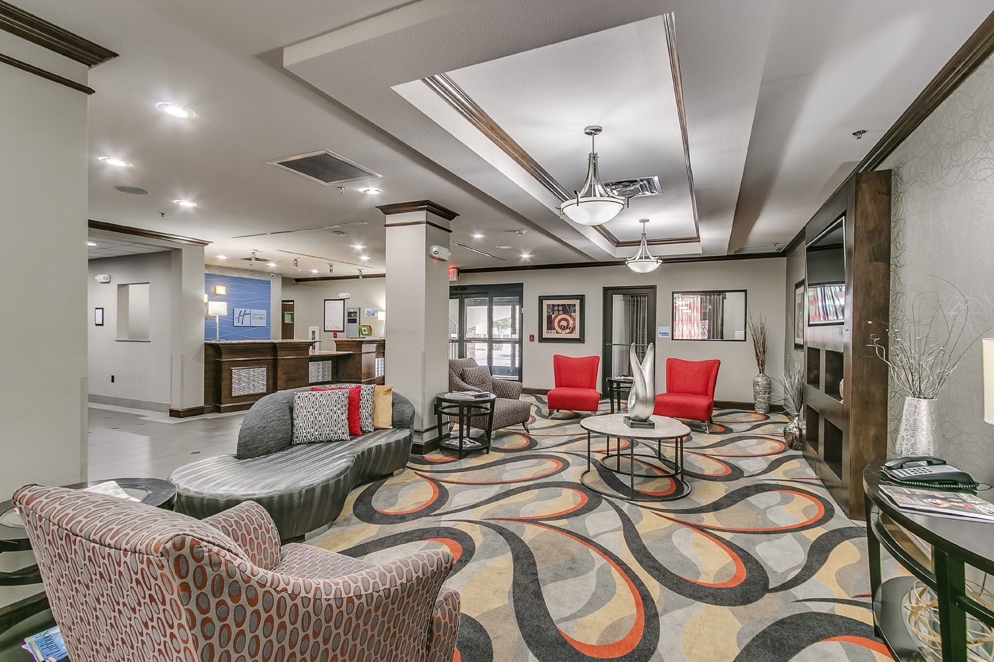 Holiday Inn Express & Suites South