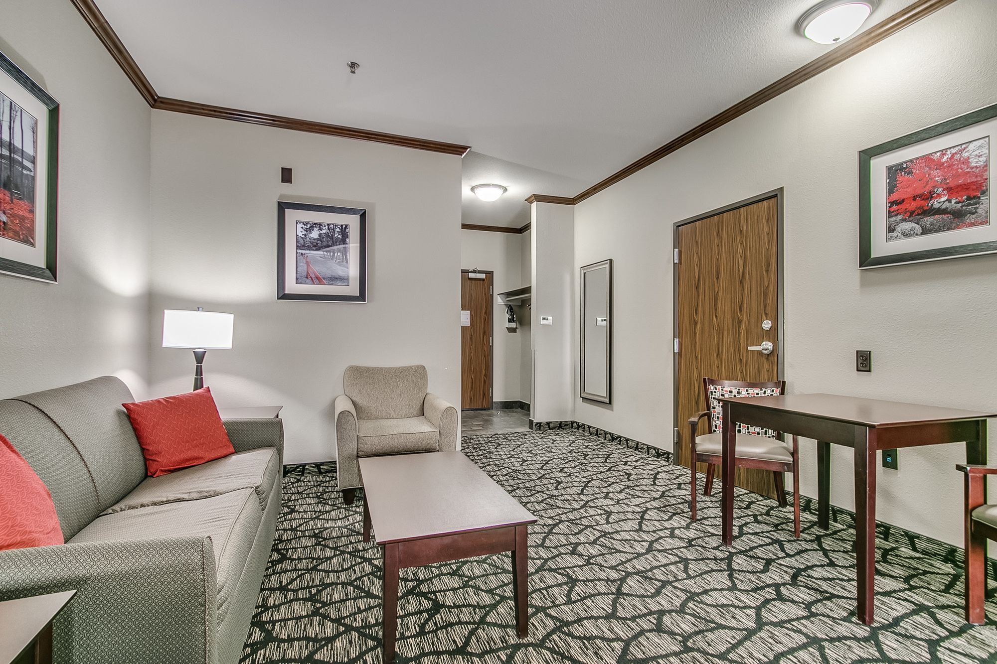 Holiday Inn Express & Suites South